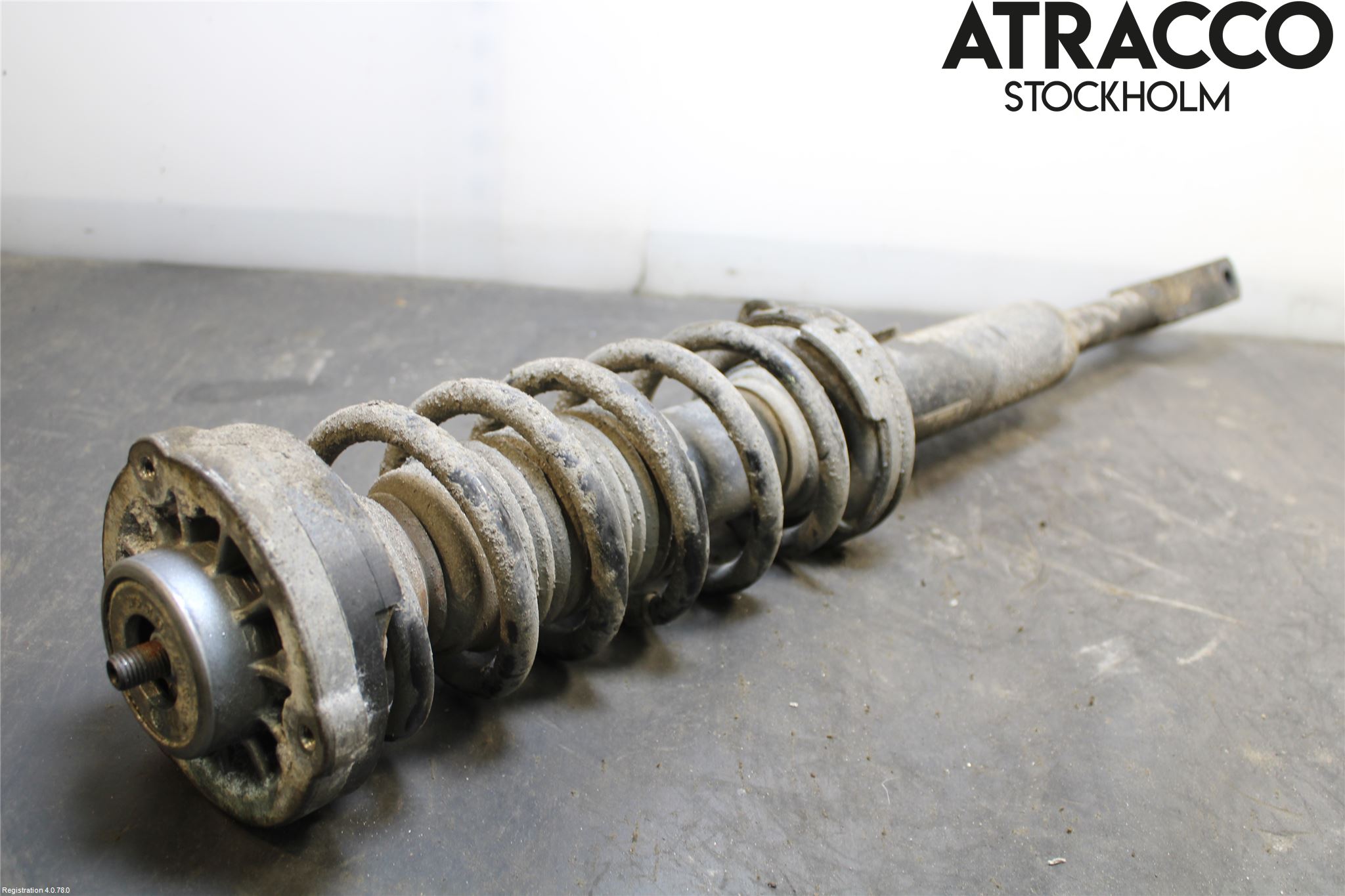 BMW 5 F10/F11/F18 09-17 Fjäderben Fram Höger