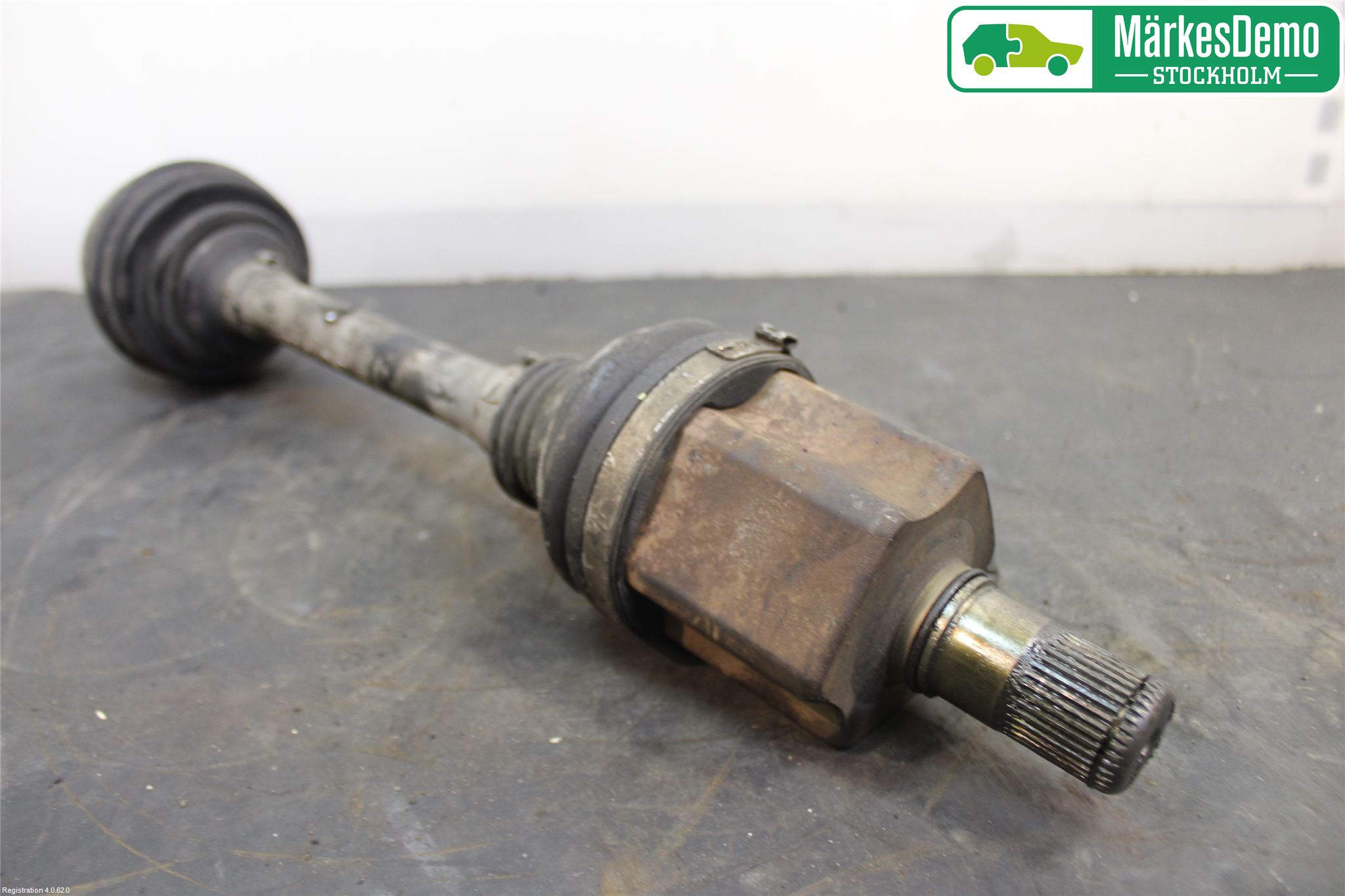 Volkswagen VW PASSAT 15-19 Drivaxel Fram Vänster