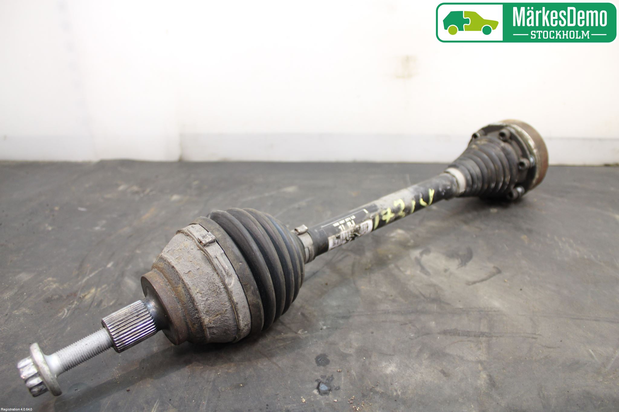 Volkswagen VW GOLF VI 09-13 Drivaxel Fram Vänster