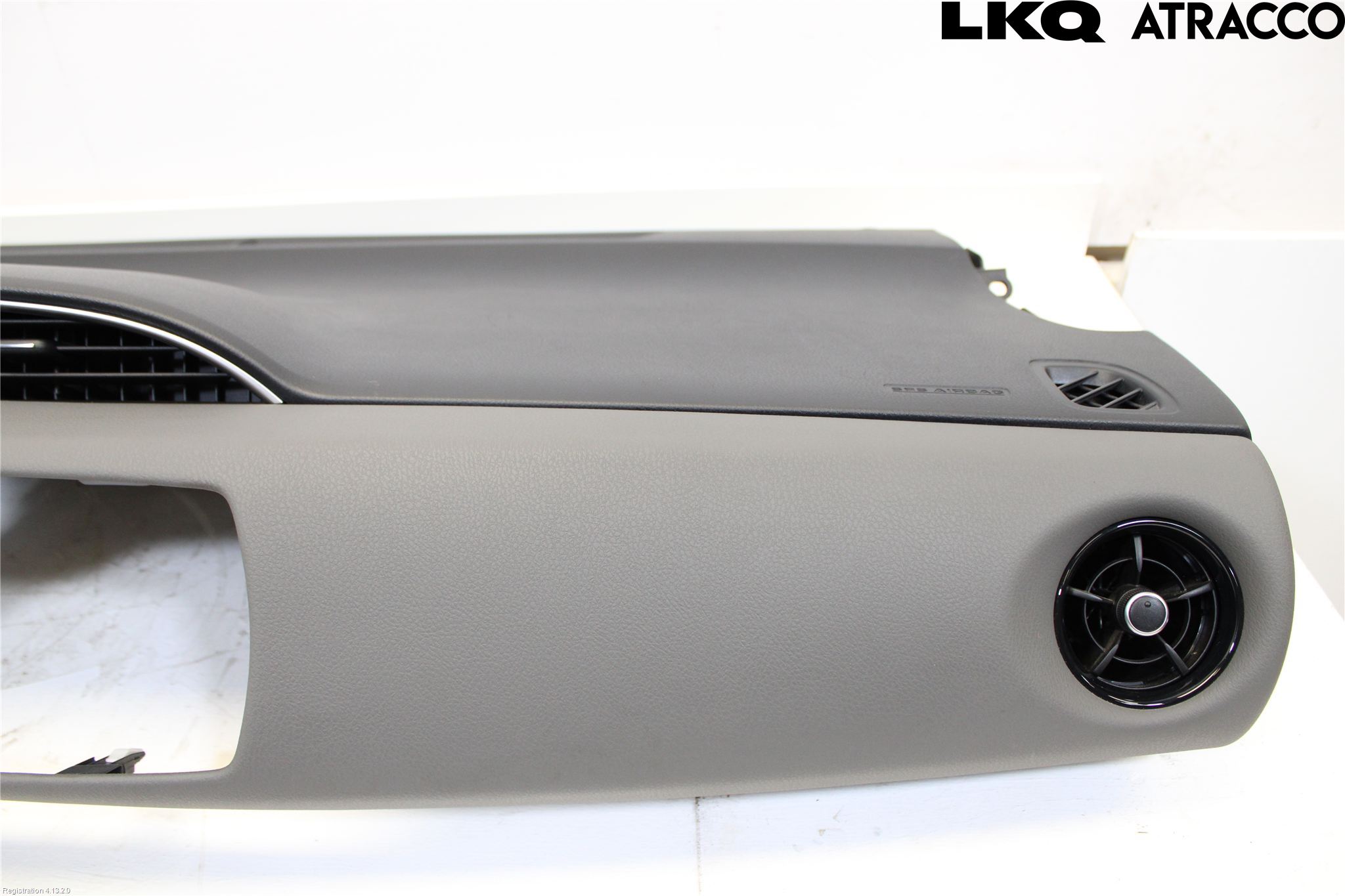 Toyota YARIS XP130 15-20 Instrumentbräda