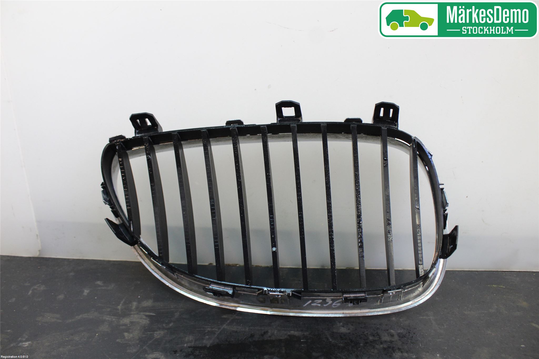 BMW 5 E60/61 Sed/Tou 02-10 Grilldel Vänster
