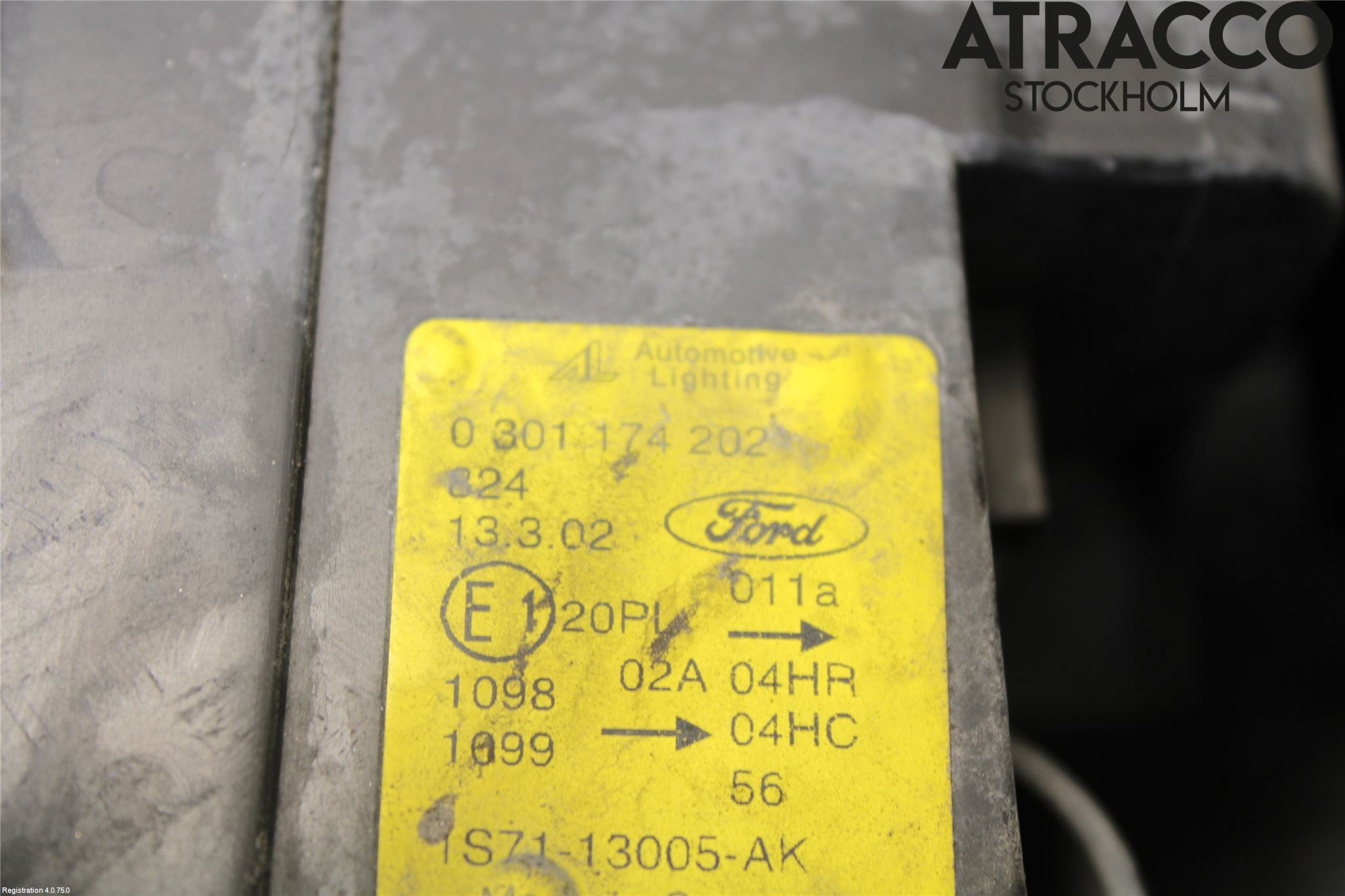 Ford MONDEO     01-06 Strålkastare Höger