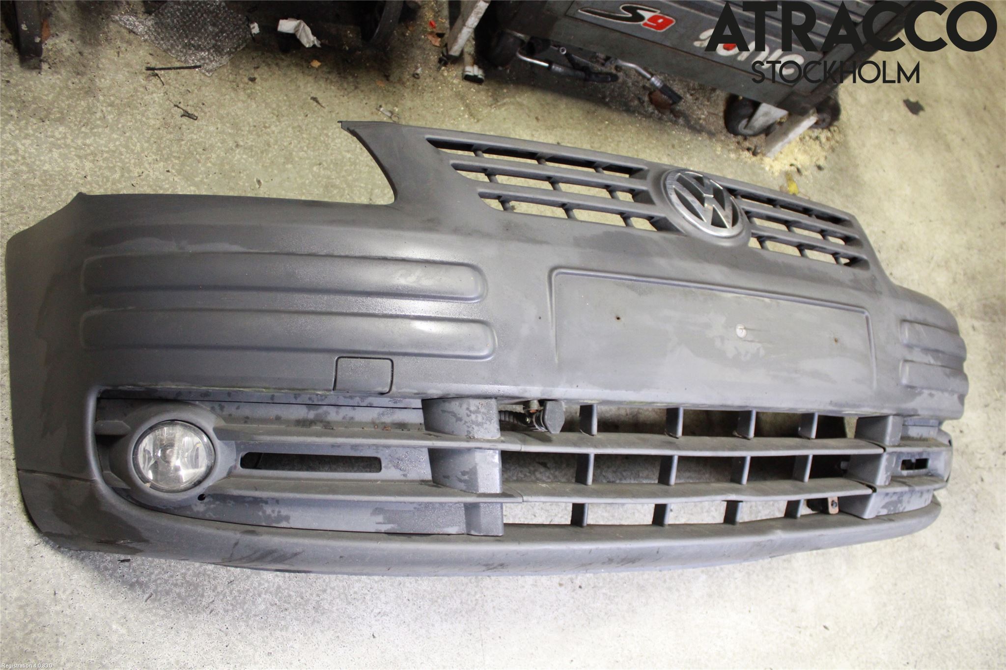 Volkswagen VW CADDY      04-10 Stötfångarbeklädnad Fram