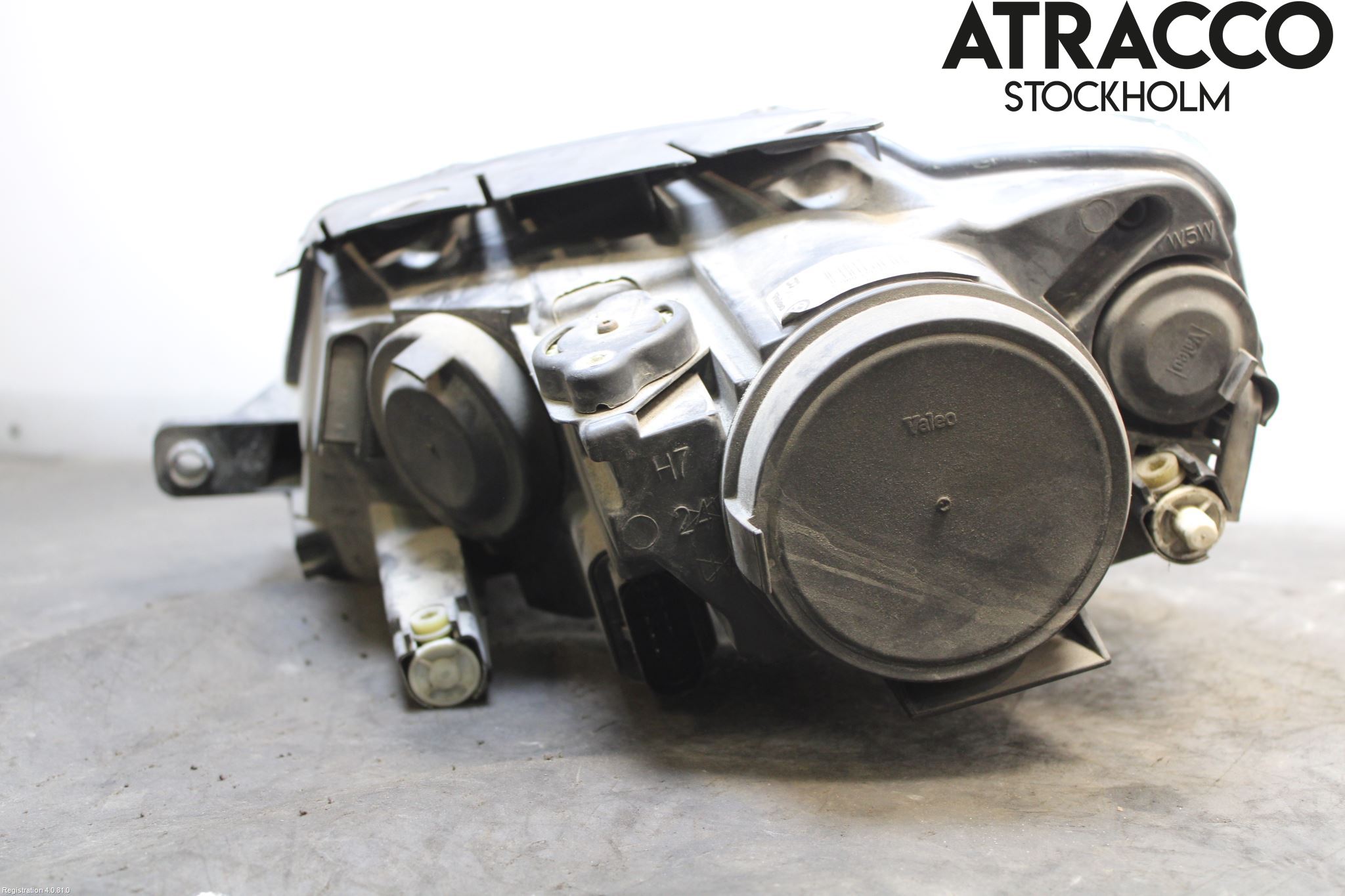 Volkswagen VW PASSAT 05-11 Strålkastare Höger