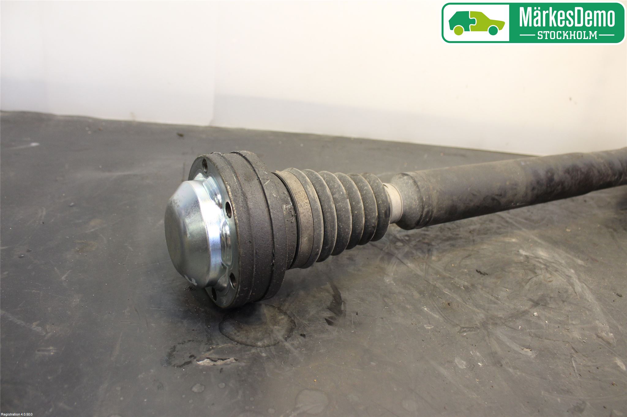 Volkswagen VW GOLF V 04-09 Drivaxel Fram Höger