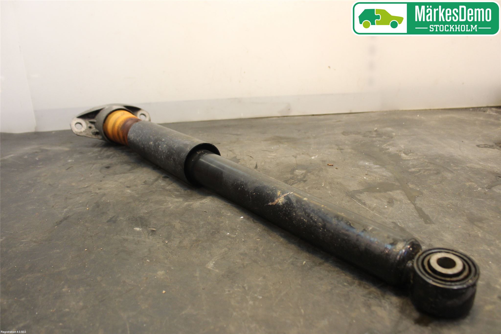 Audi Q3 8U 12-18 Stötdämpare Bak