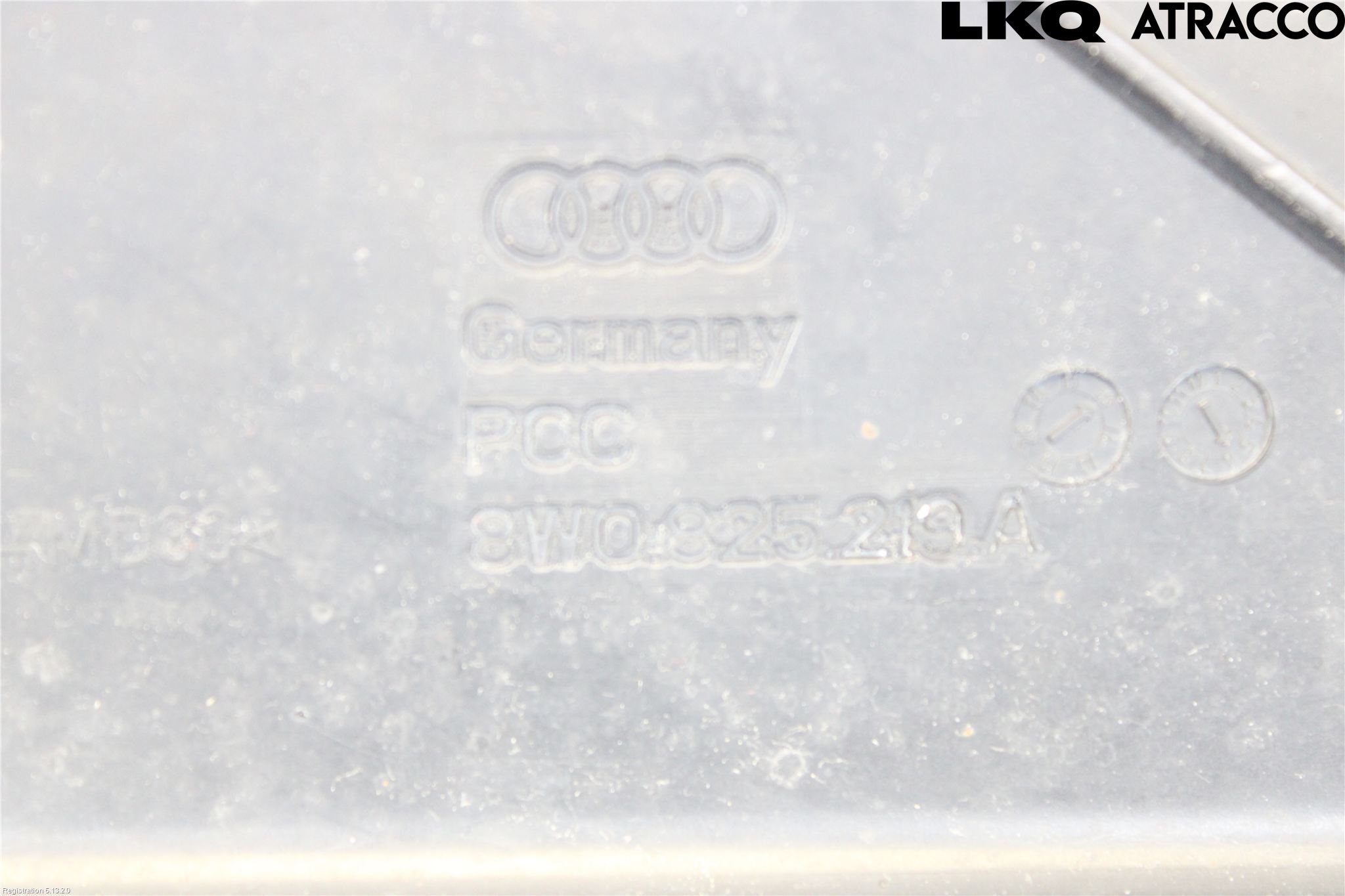 Audi A4/S4 B9 16-19 Hasplåt Plåt-Plast