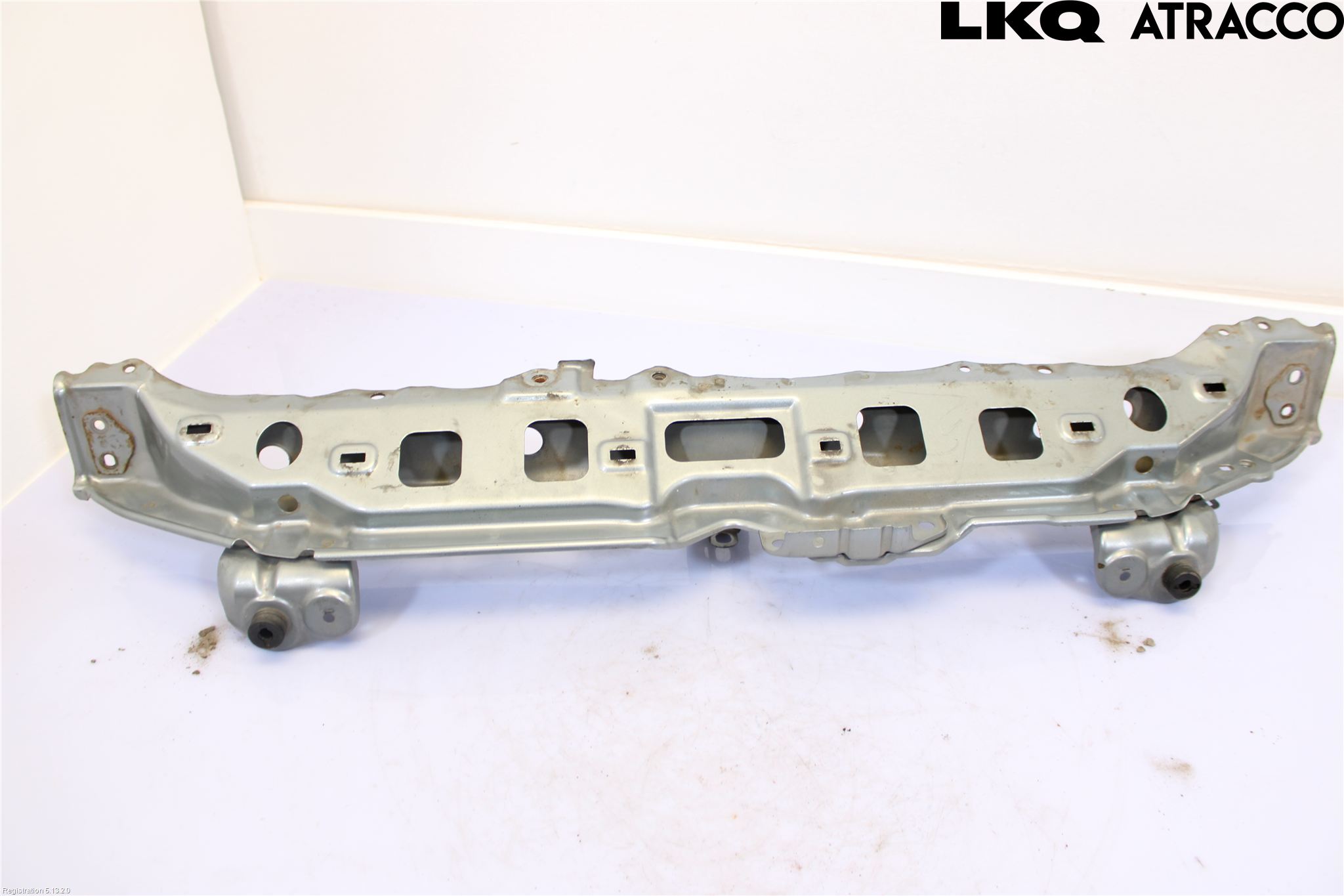 Toyota YARIS XP90 06-11 Front Huvlåsplåt-Balk