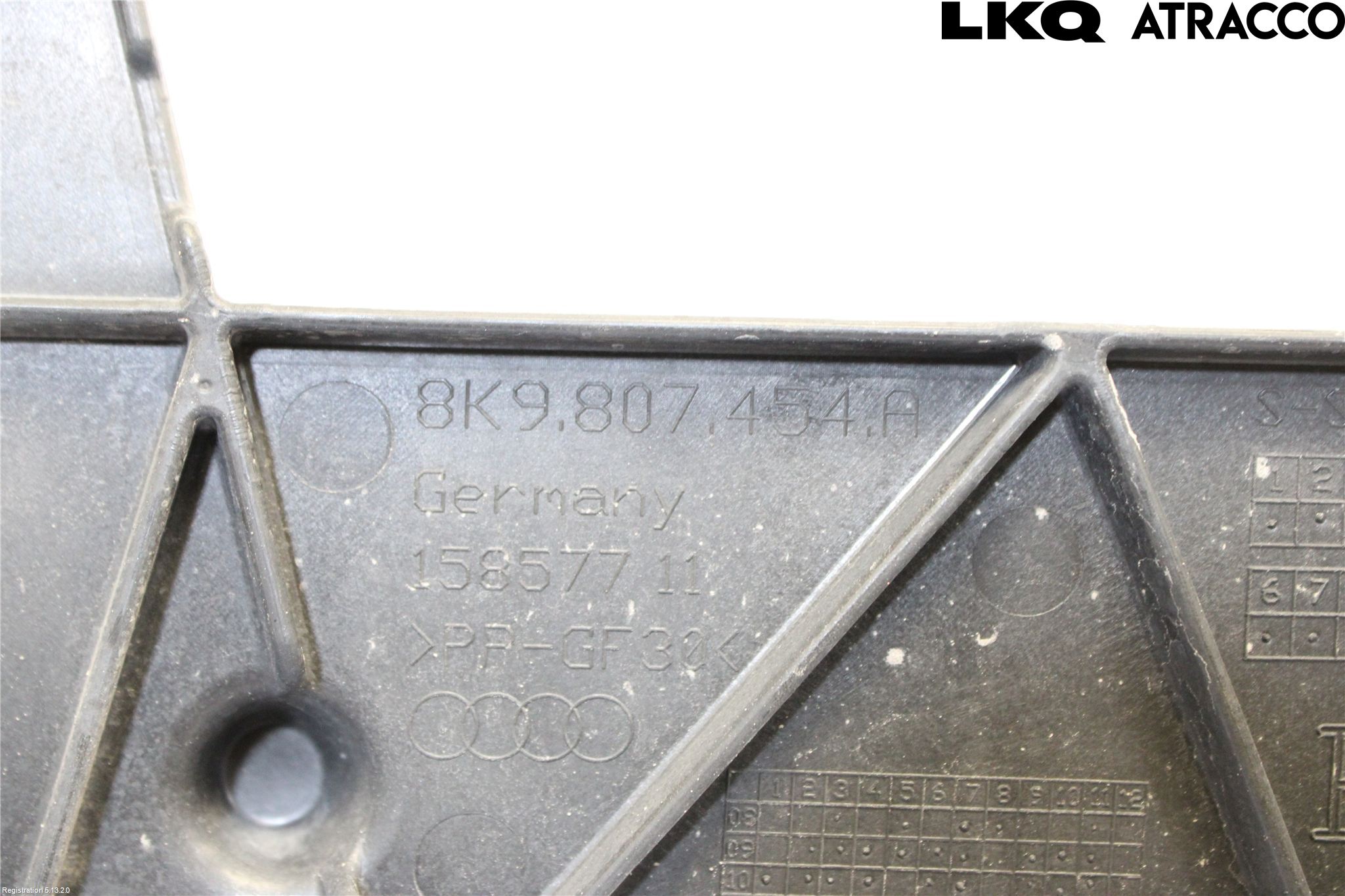 Audi A4 12-15 Stötfångarfäste Bak Hö