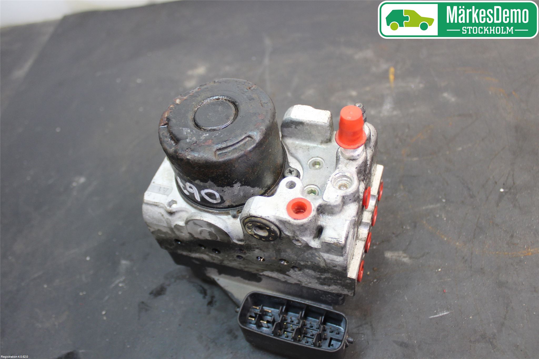 Lexus IS 200/300   99-05 Abs Hydraulaggregat