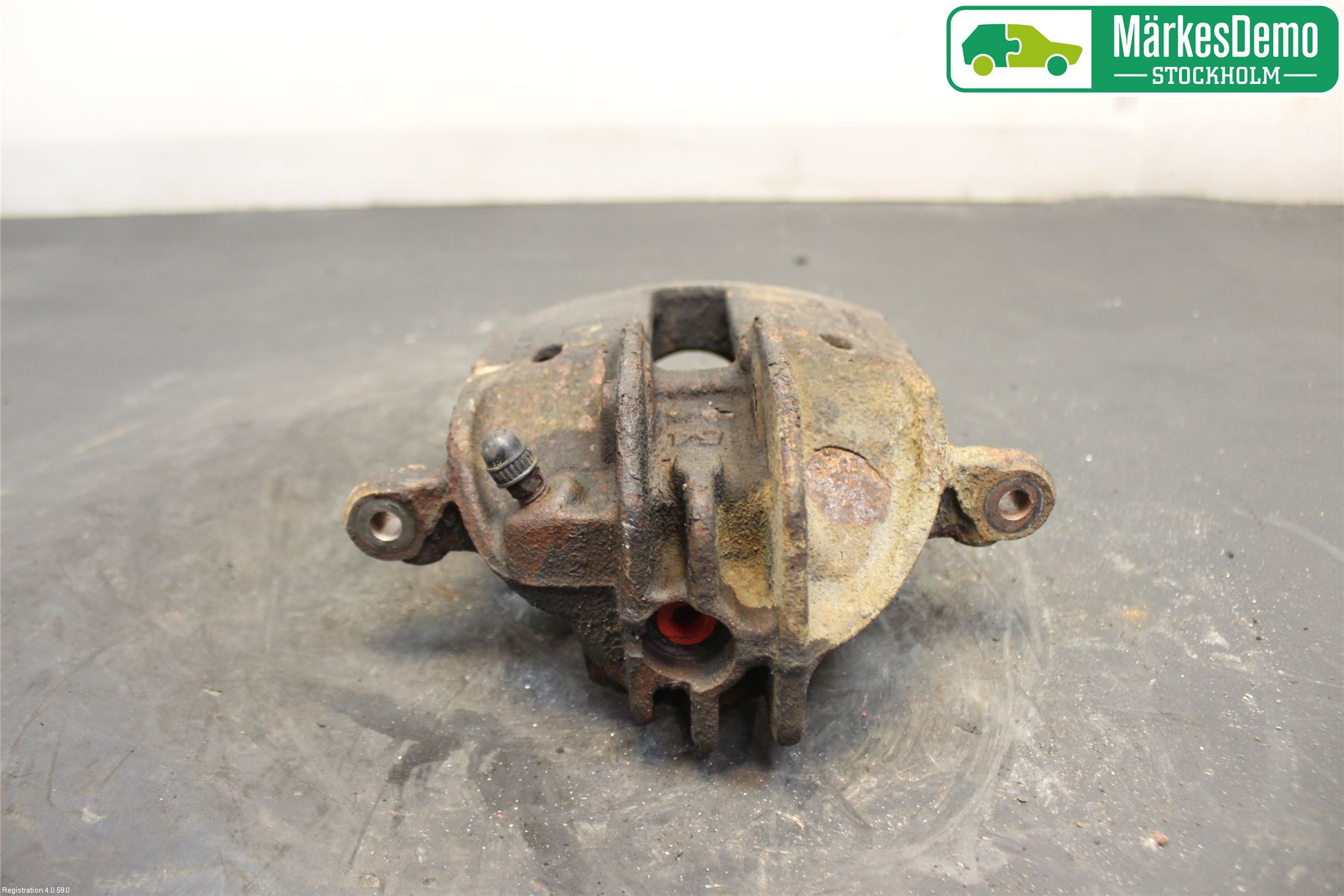 Mitsubishi CARISMA 00-04 Bromsok Fram Vänster