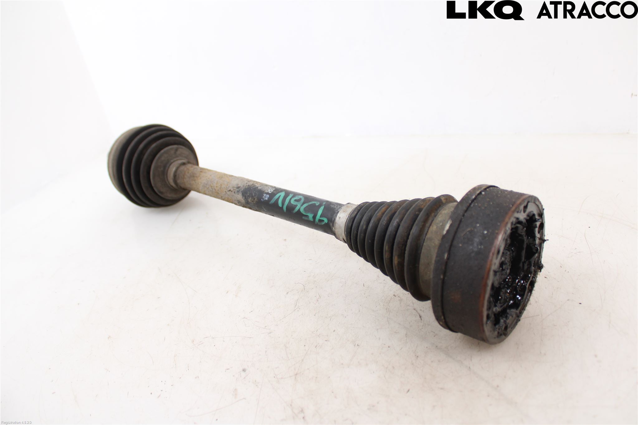 Volkswagen VW PASSAT 11-14 Drivaxel Fram Vänster