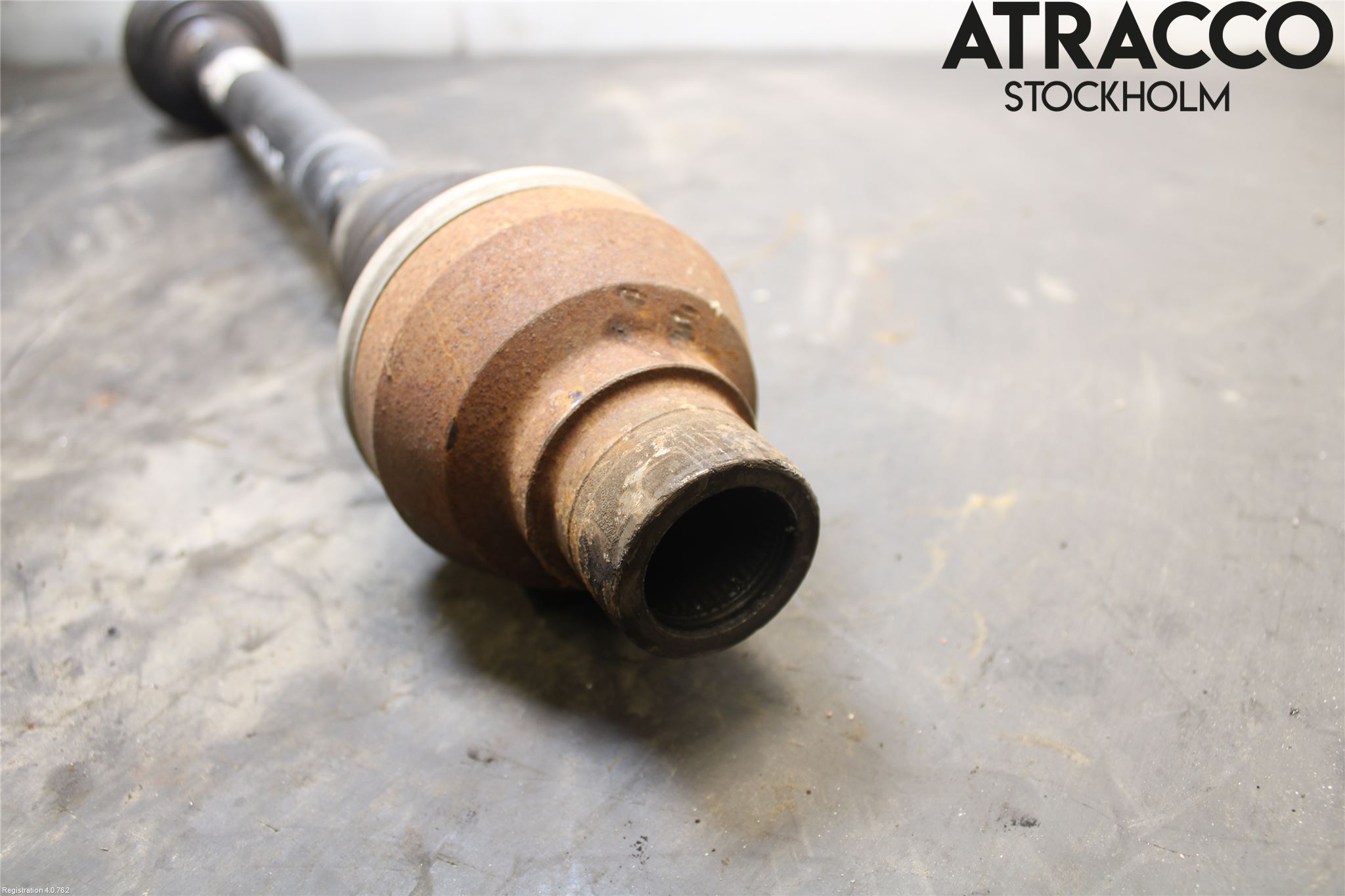 Volkswagen VW GOLF V 04-09 Drivaxel Fram Höger