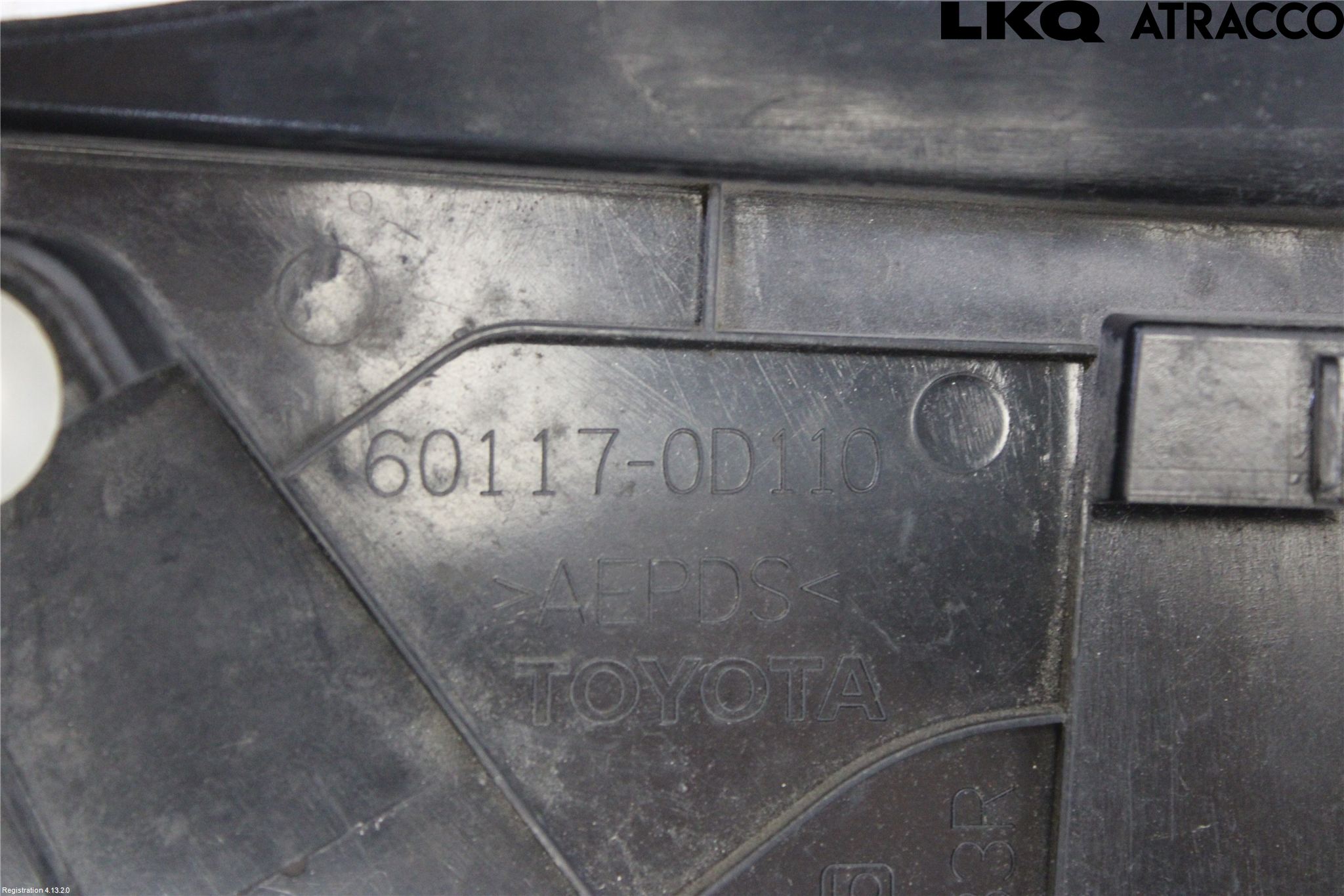 Toyota YARIS XP130 12-14 Täckplast Front