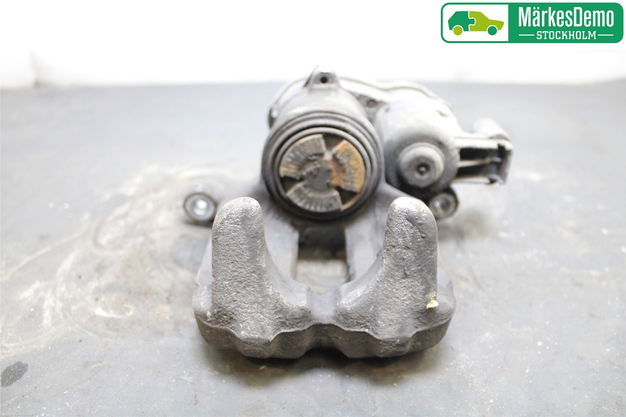 BMW 5 F10/F11/F18 09-17 Bromsok Bak Vänster