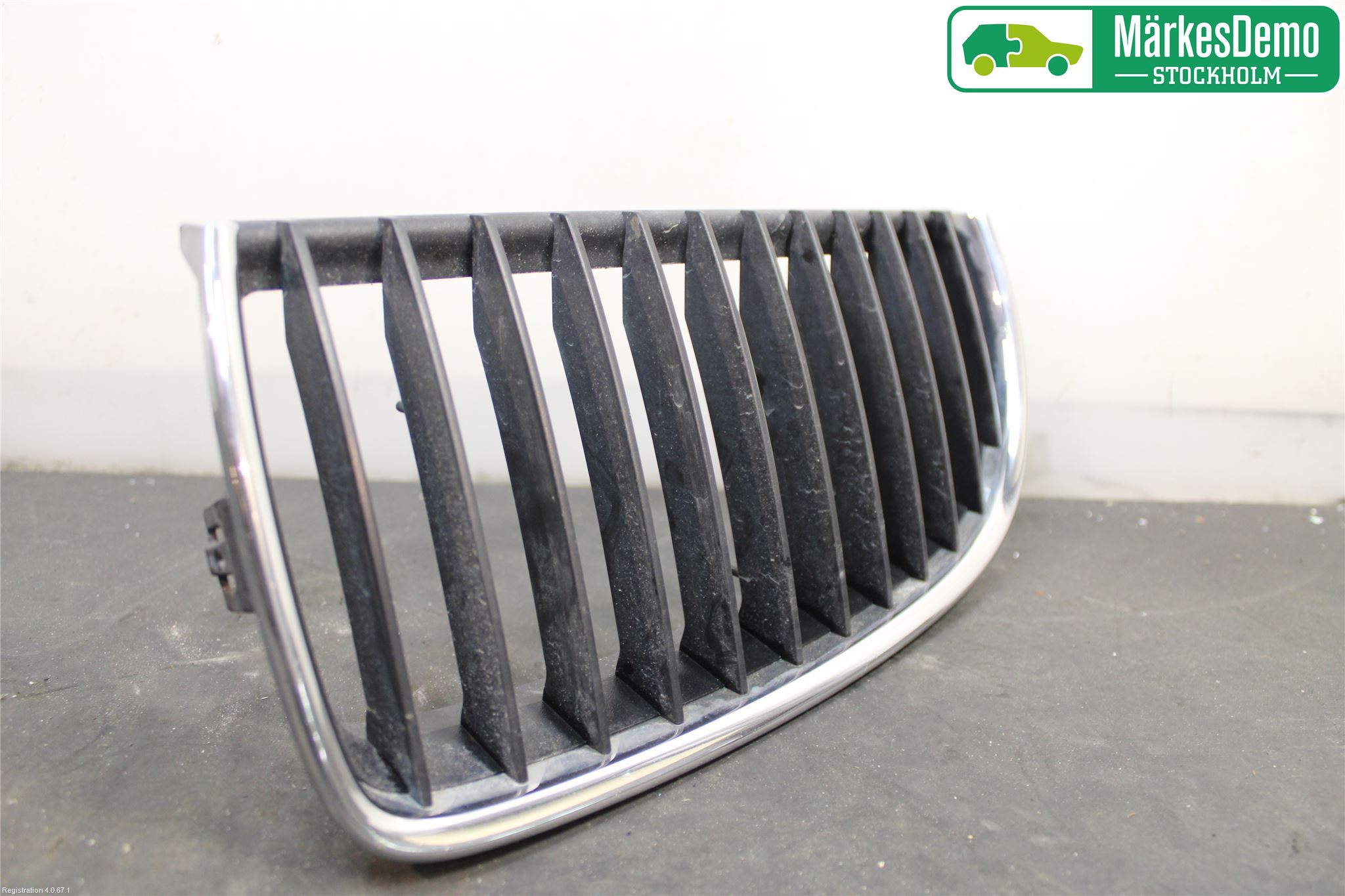BMW 3 E90/91 SED/TOU 05-12 Grilldel Vänster