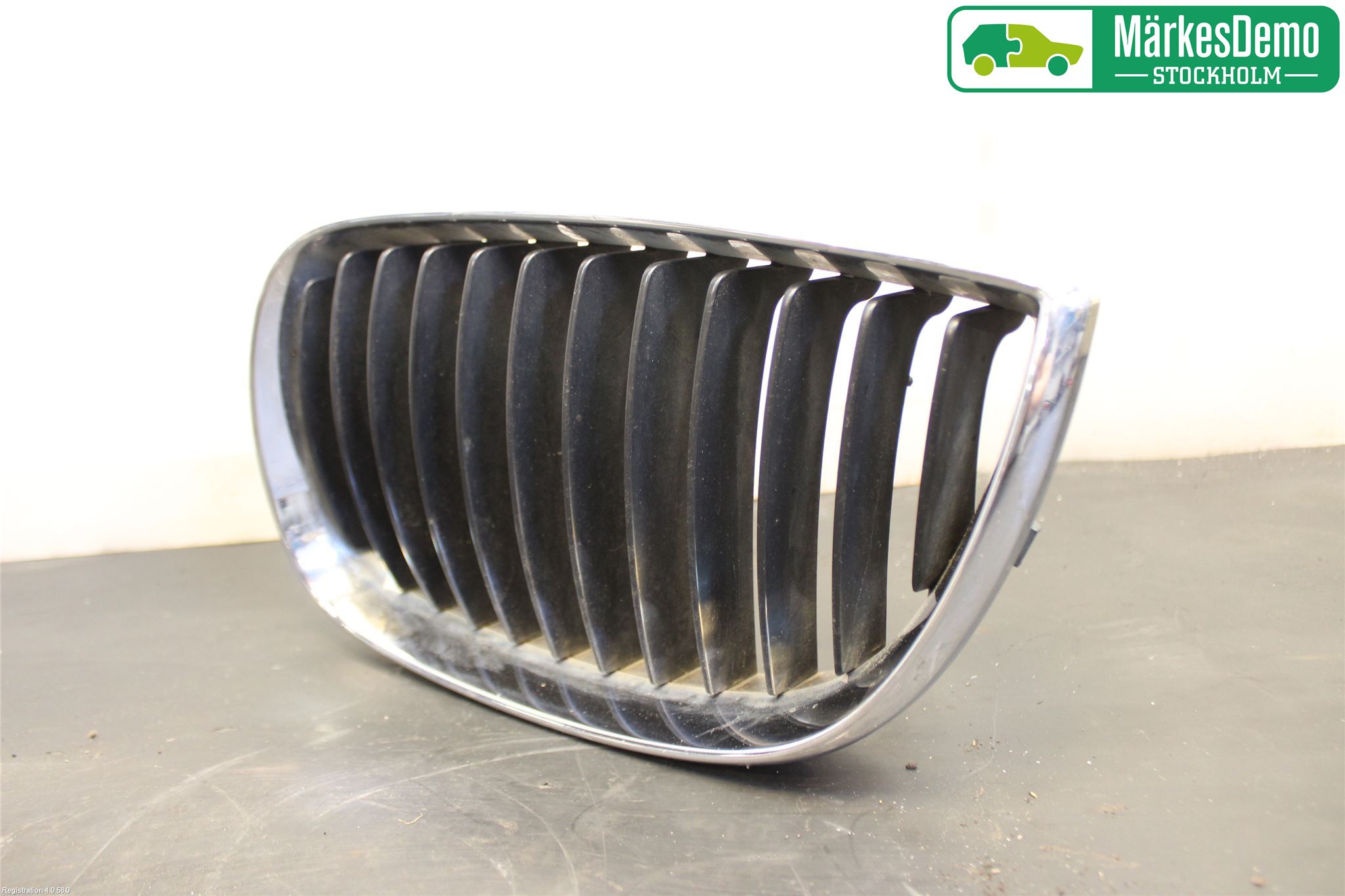 BMW 1 E87/81 5D/3D 03-11 Grilldel Vänster