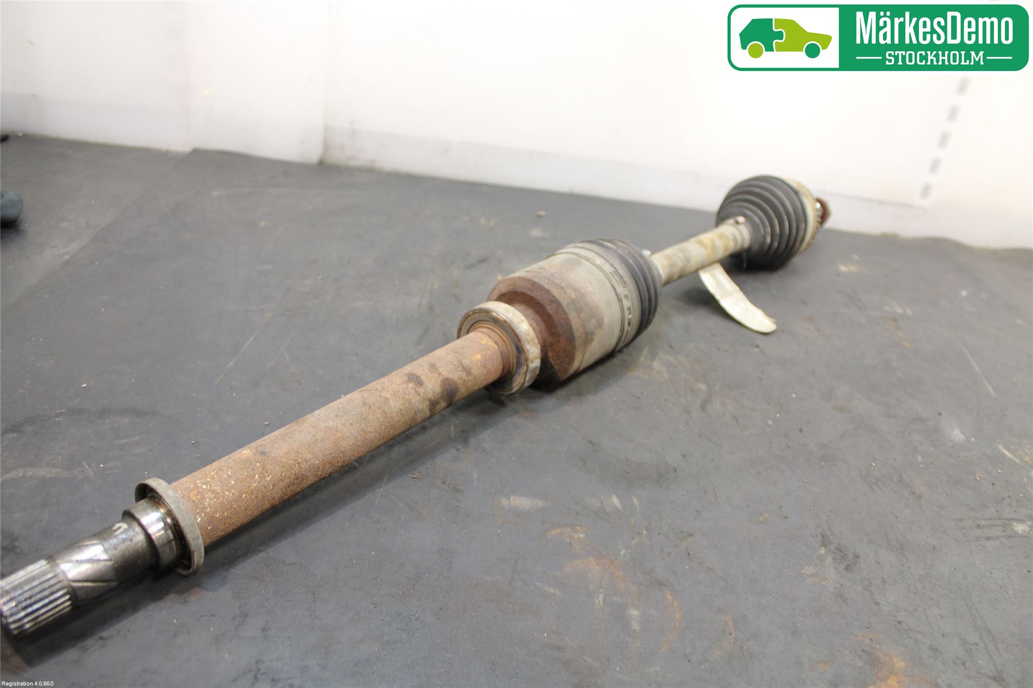 Nissan KUBISTAR Drivaxel Fram Höger