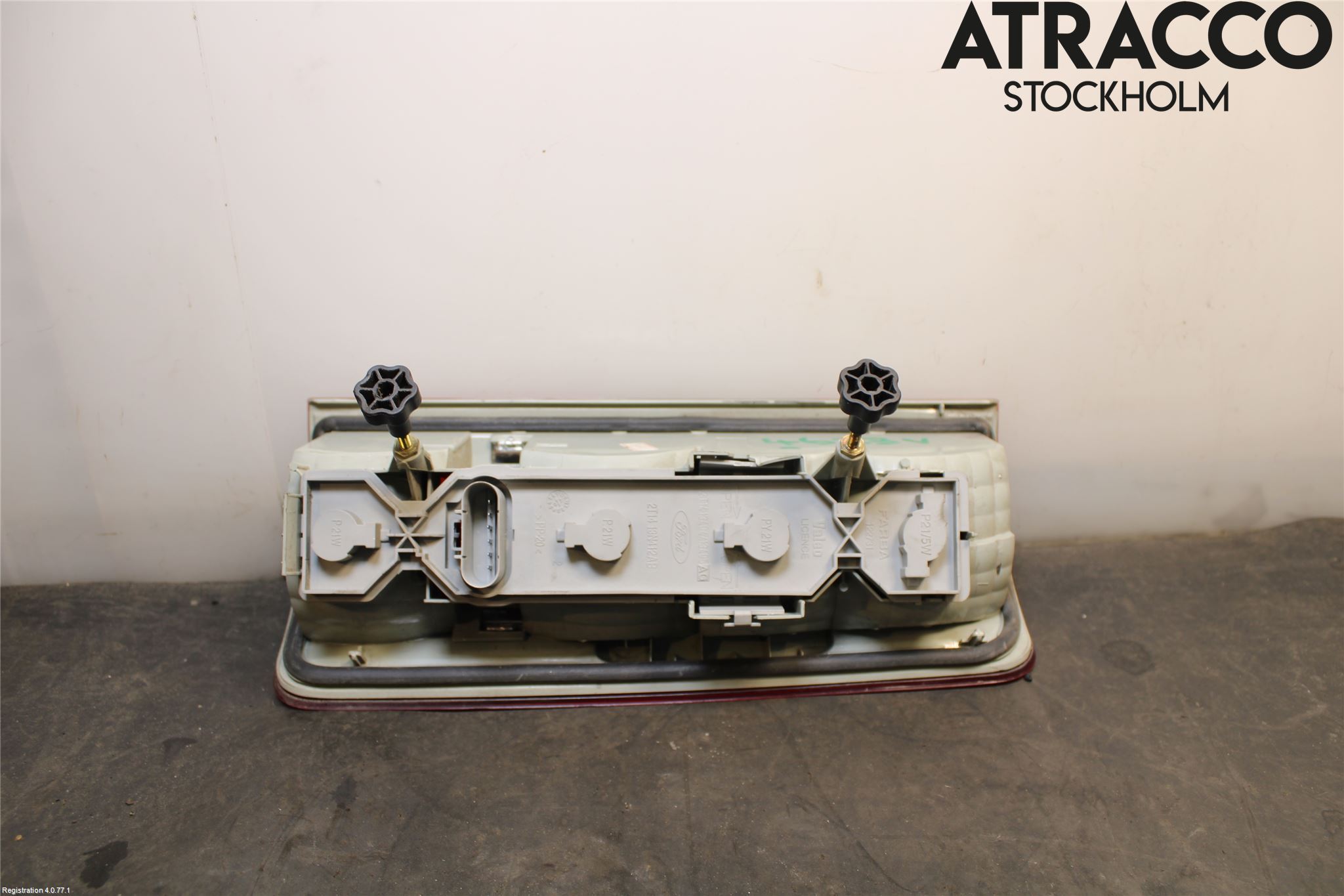 Ford TRANSIT CONNECT 03-08 Bakljus Vänster