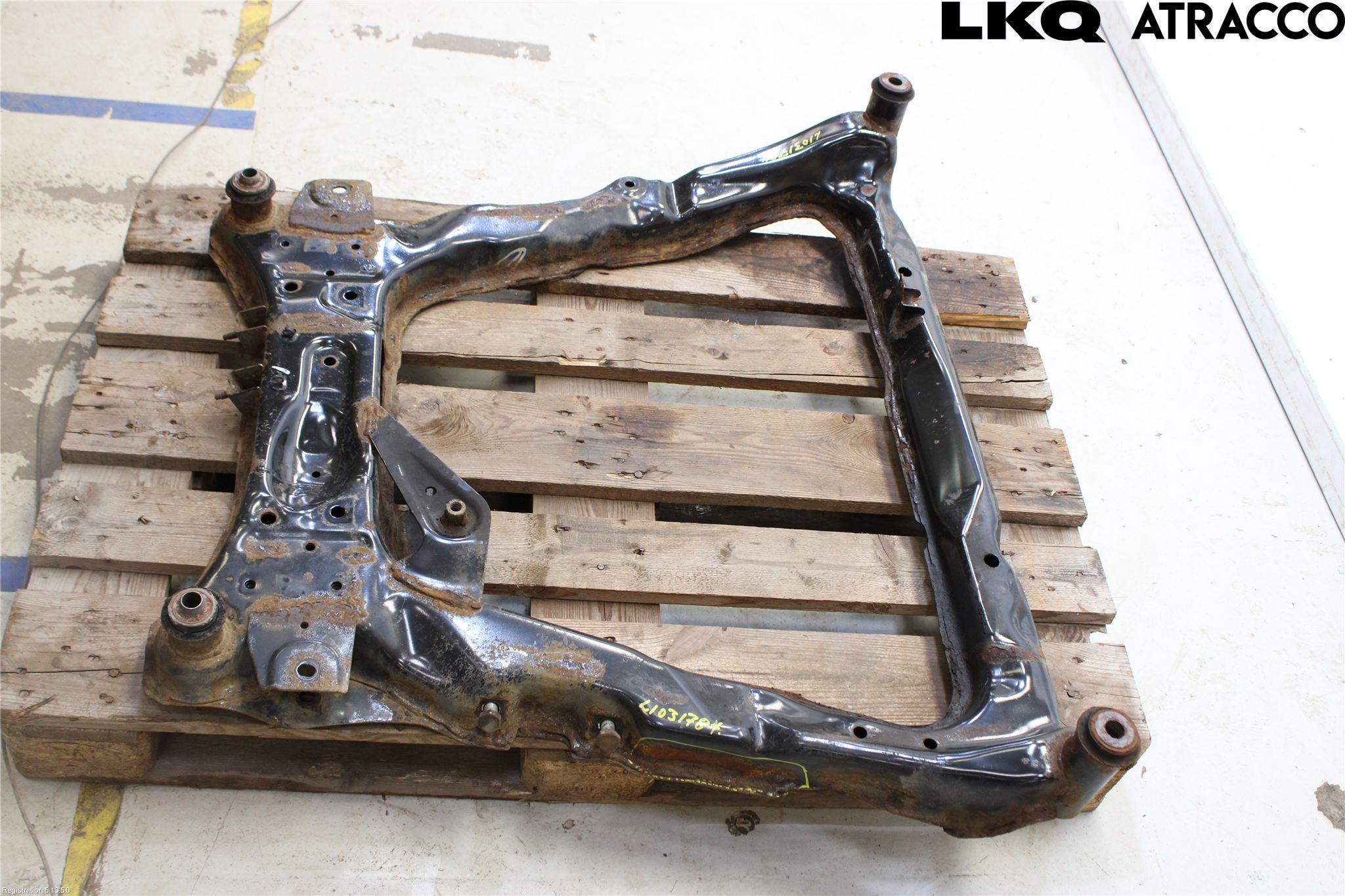 Nissan QASHQAI+2  10-14 Framvagnsbalk