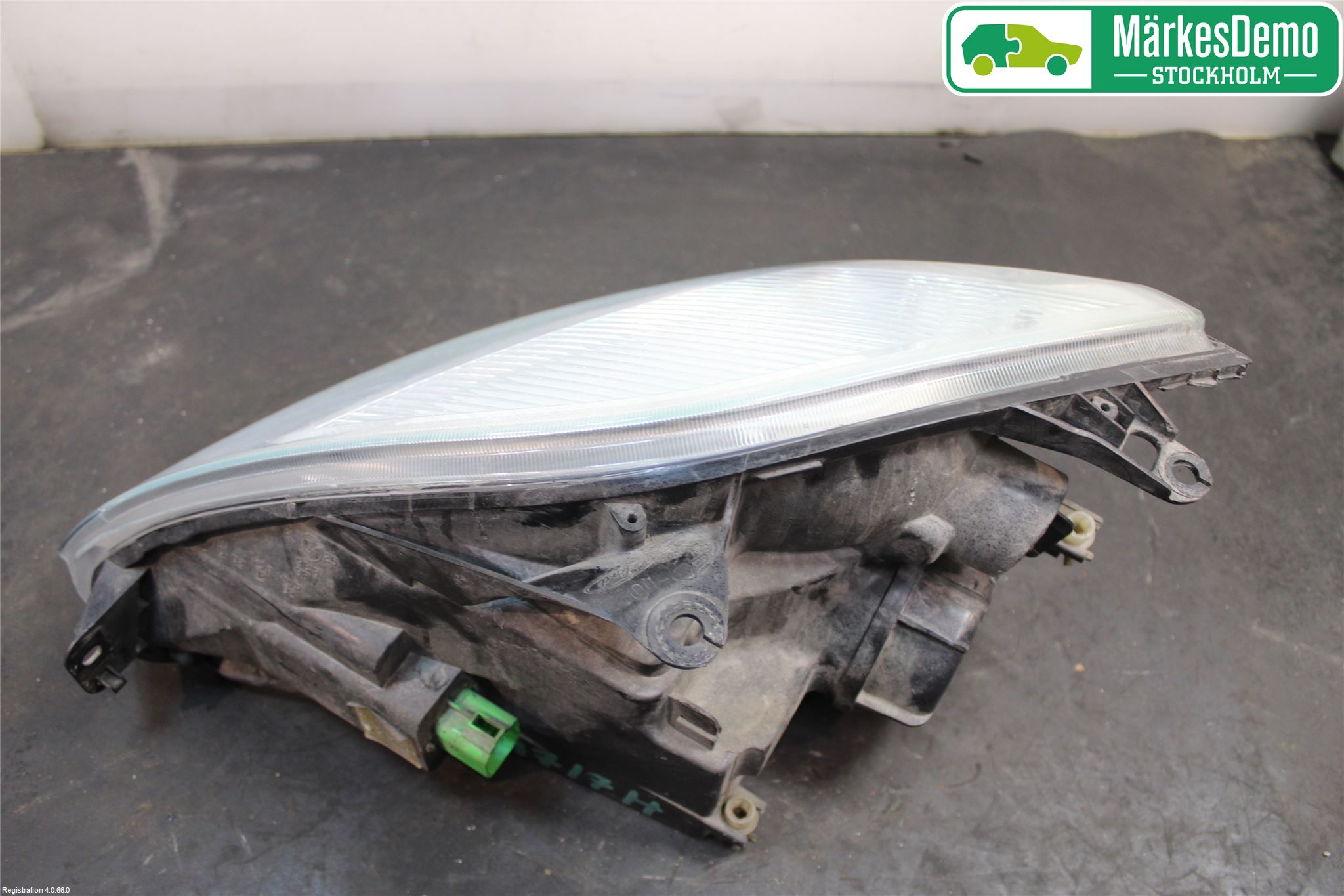 Ford FIESTA     02-05 Strålkastare Höger