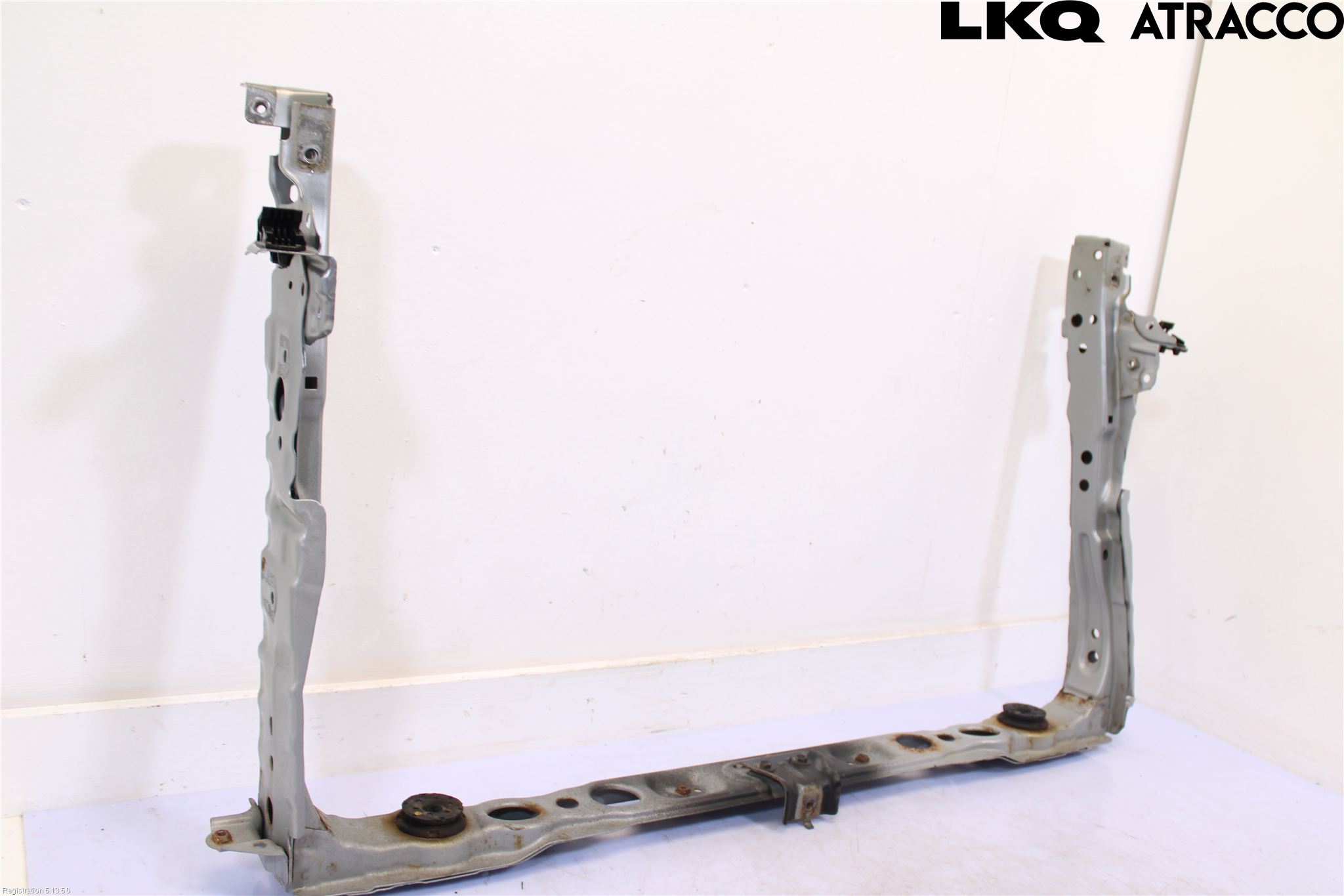 Toyota AURIS 13-19 Kylarfäste-Ram-Balk