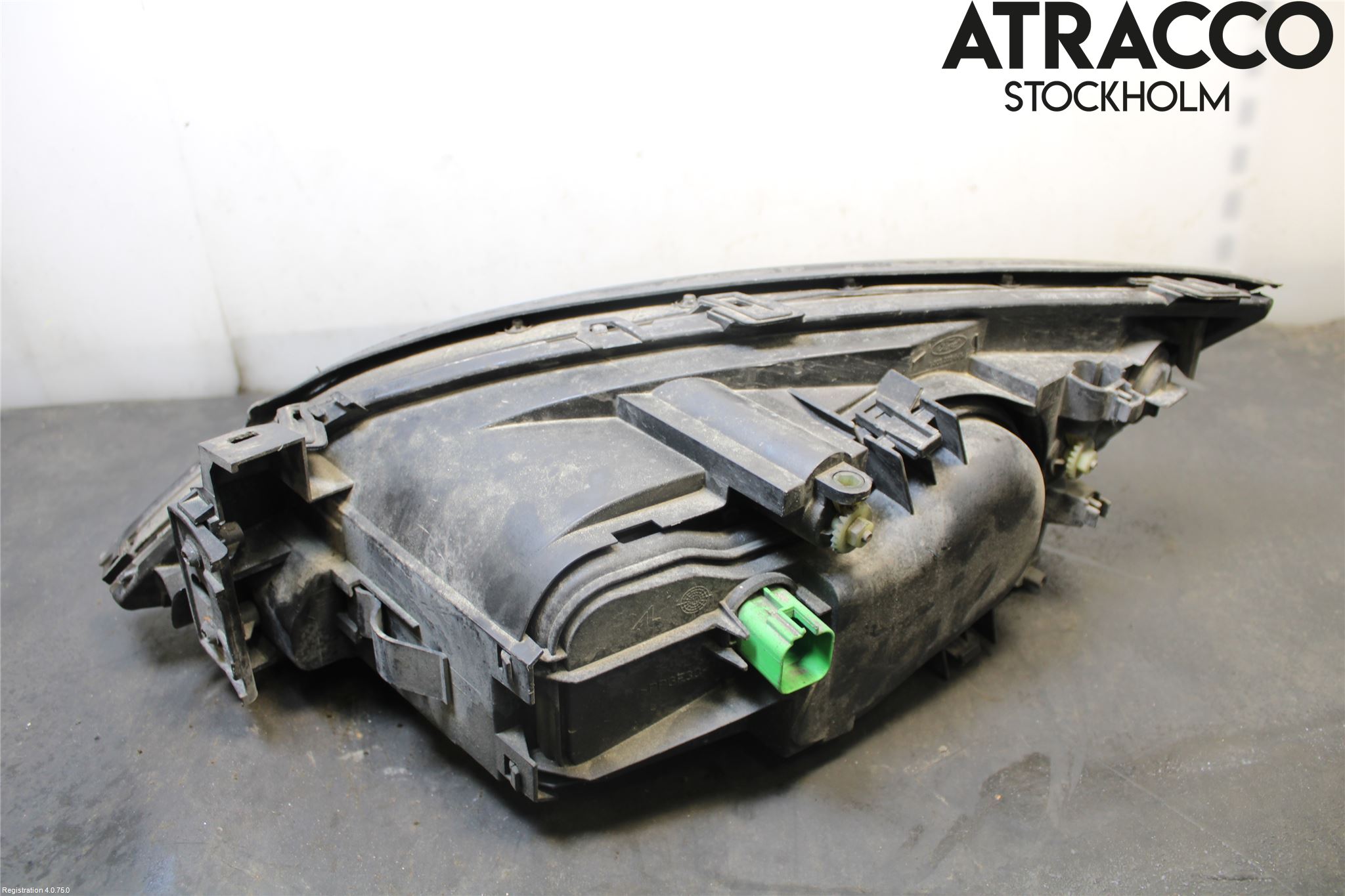 Ford MONDEO     01-06 Strålkastare Höger