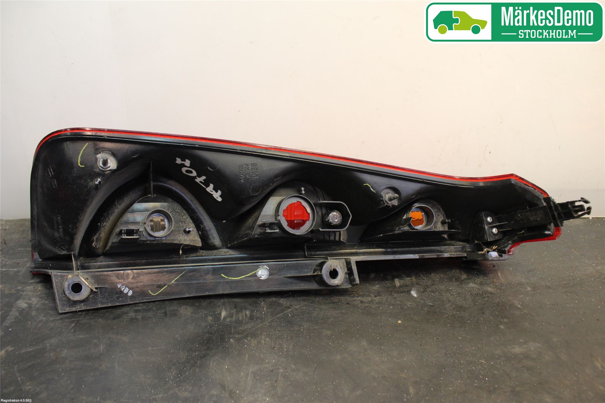 Nissan NOTE E11 06-14 Bakljus Höger