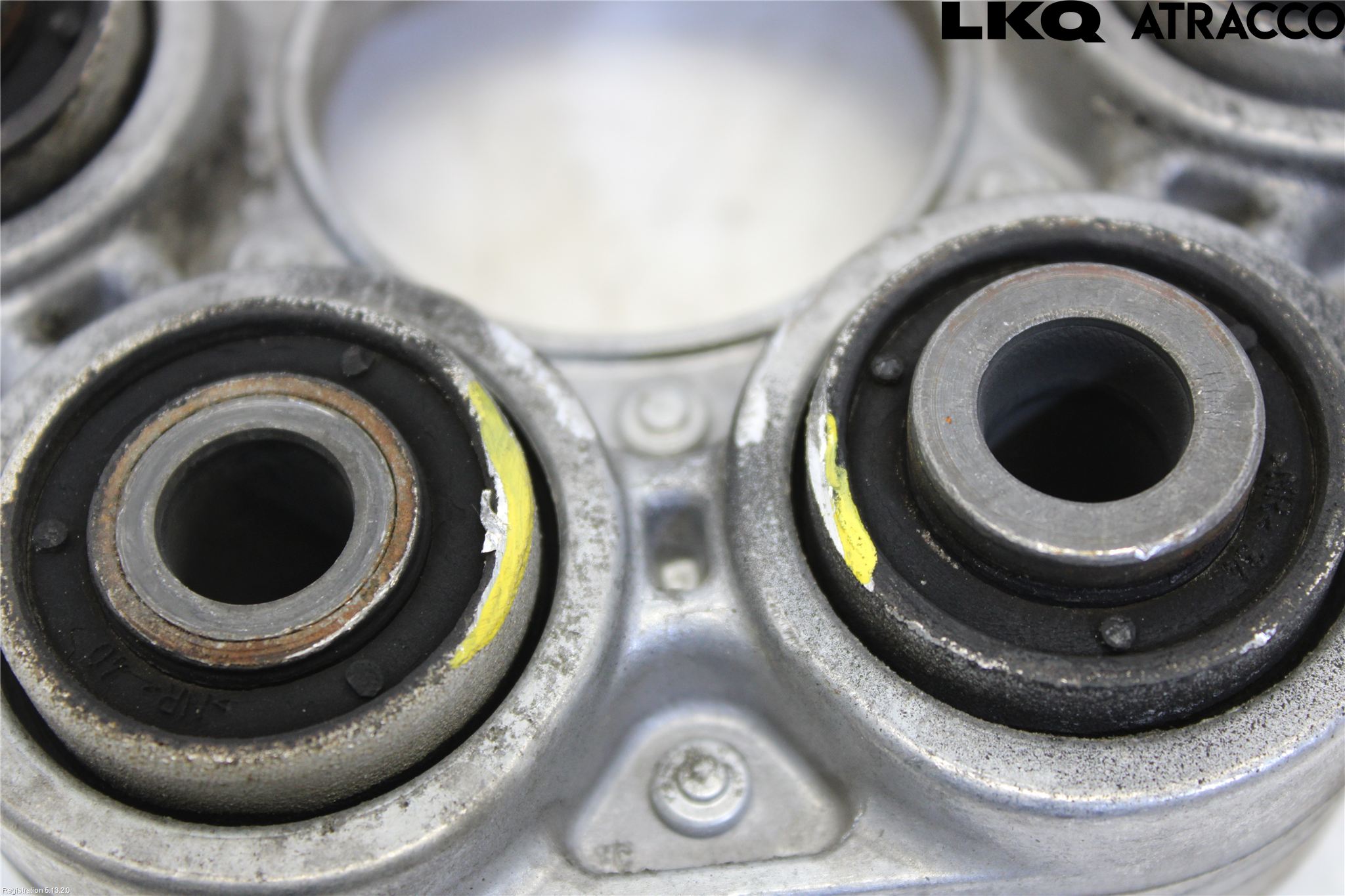 BMW 3 F30/F31/F80 12-19 Mellanaxel Gummiknut