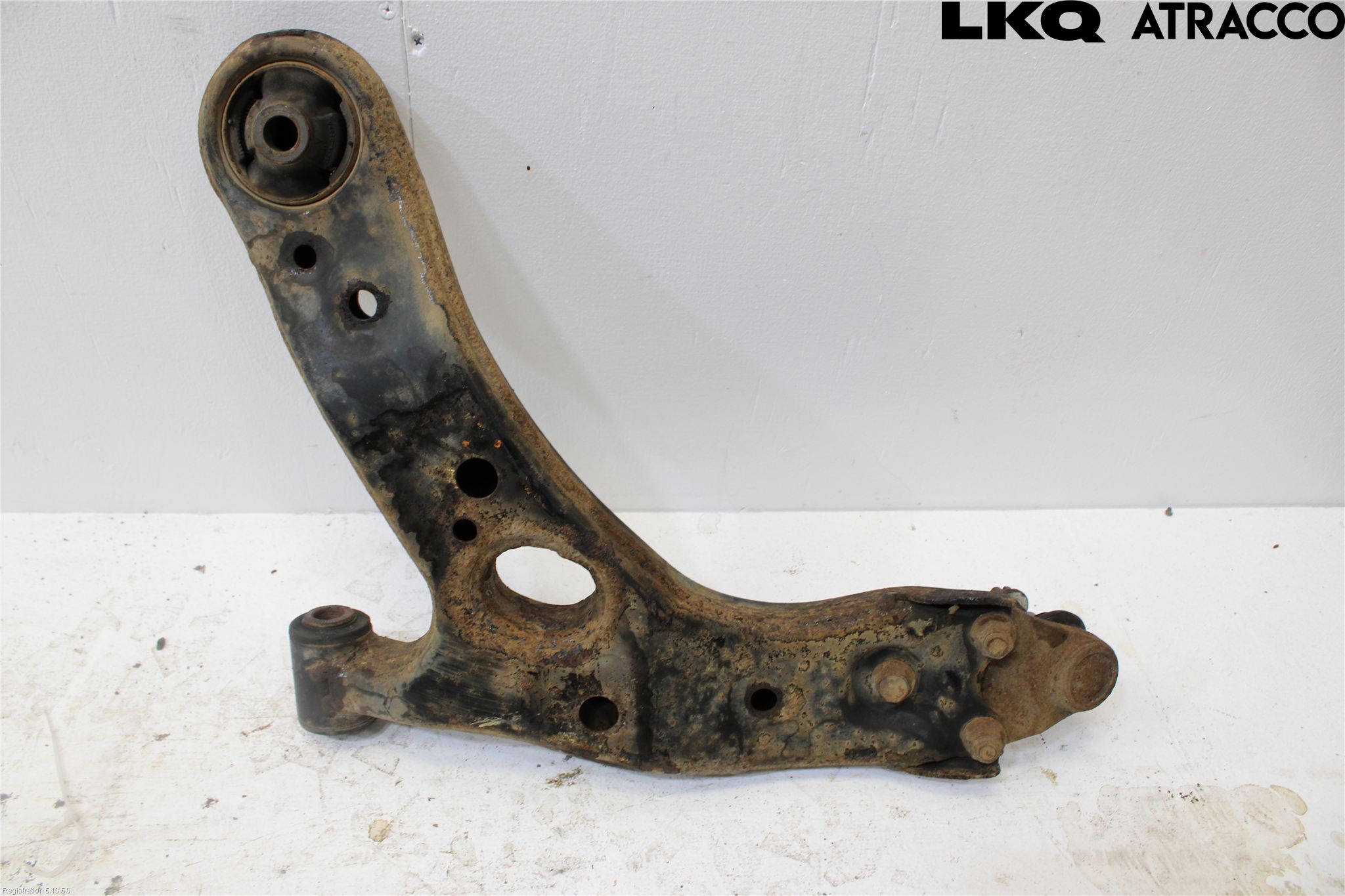 Toyota AVENSIS 16-18 Bärarm Fram Undre Hö