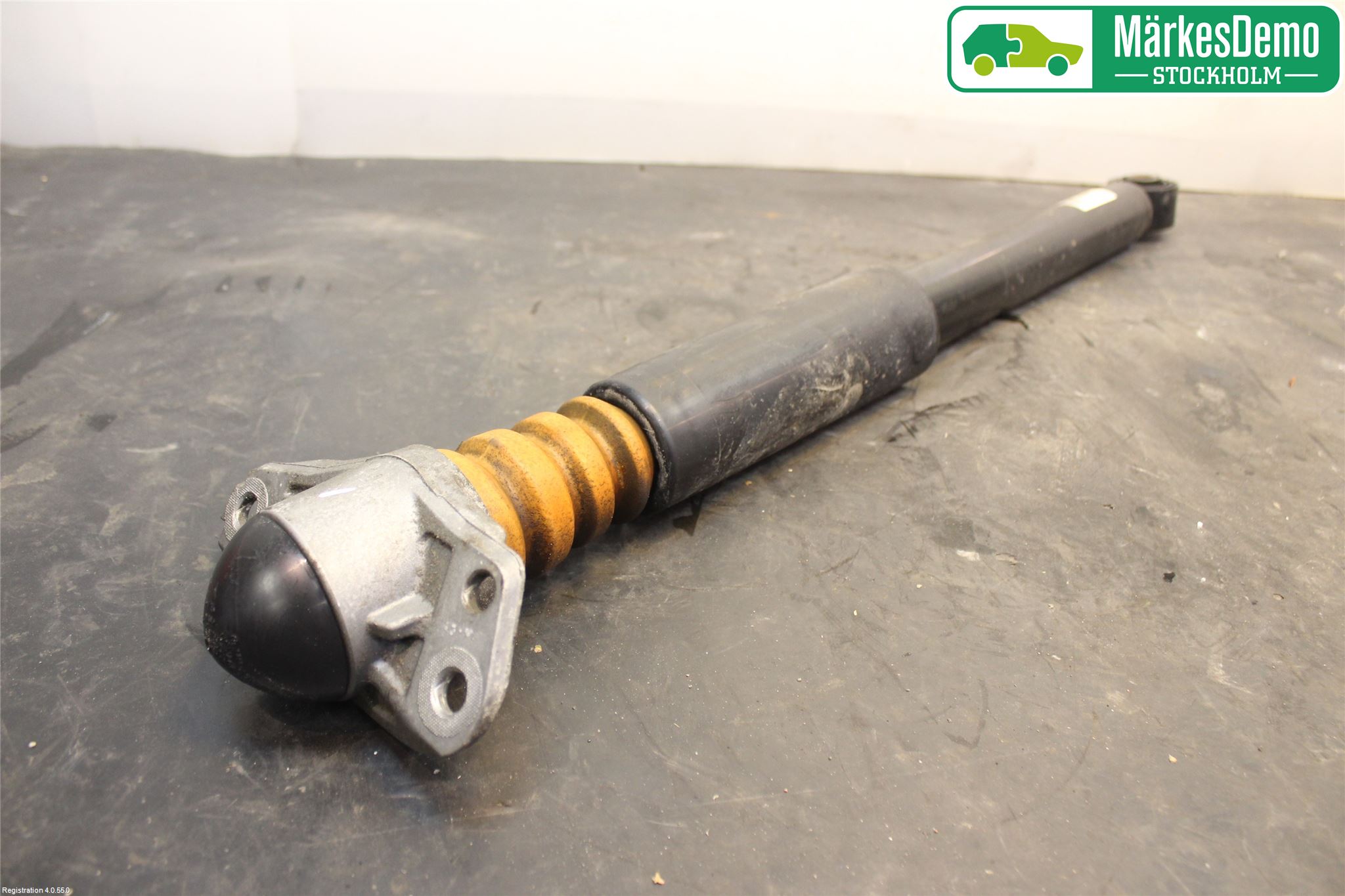 Audi Q3 8U 12-18 Stötdämpare Bak