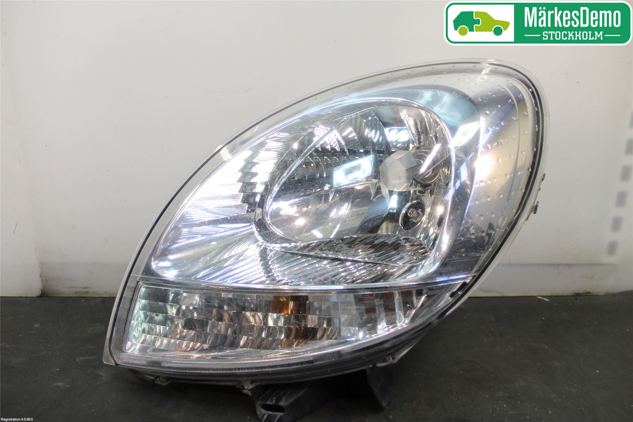 Nissan KUBISTAR Strålkastare Vänster