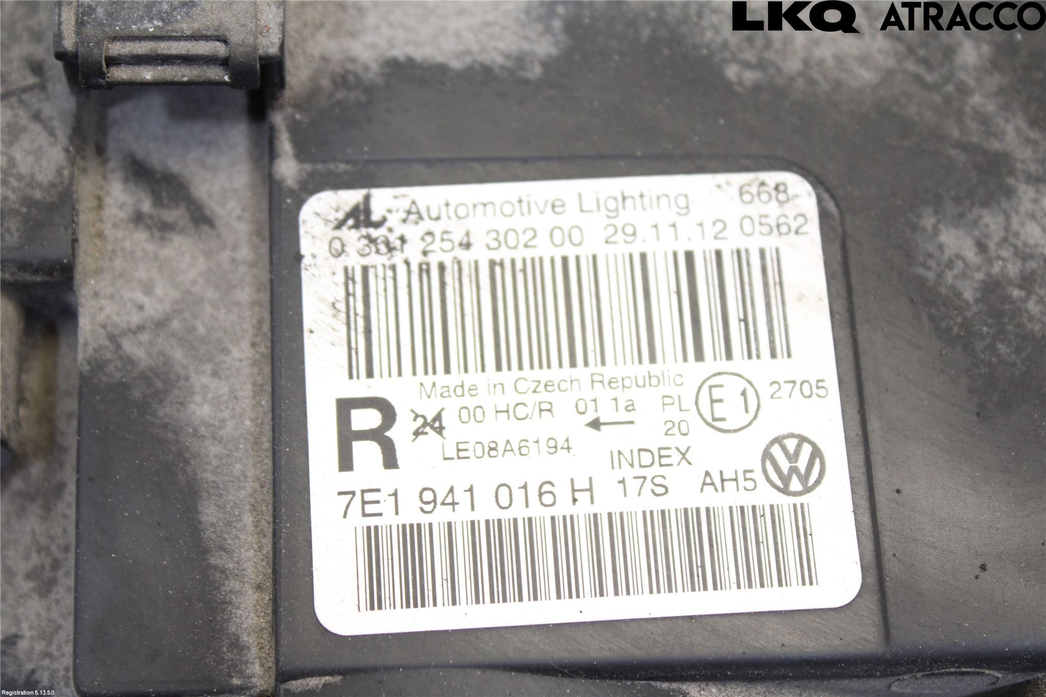 Volkswagen VW TRANSP/CARAVELLE (T5) 04-15 Strålkastare Höger