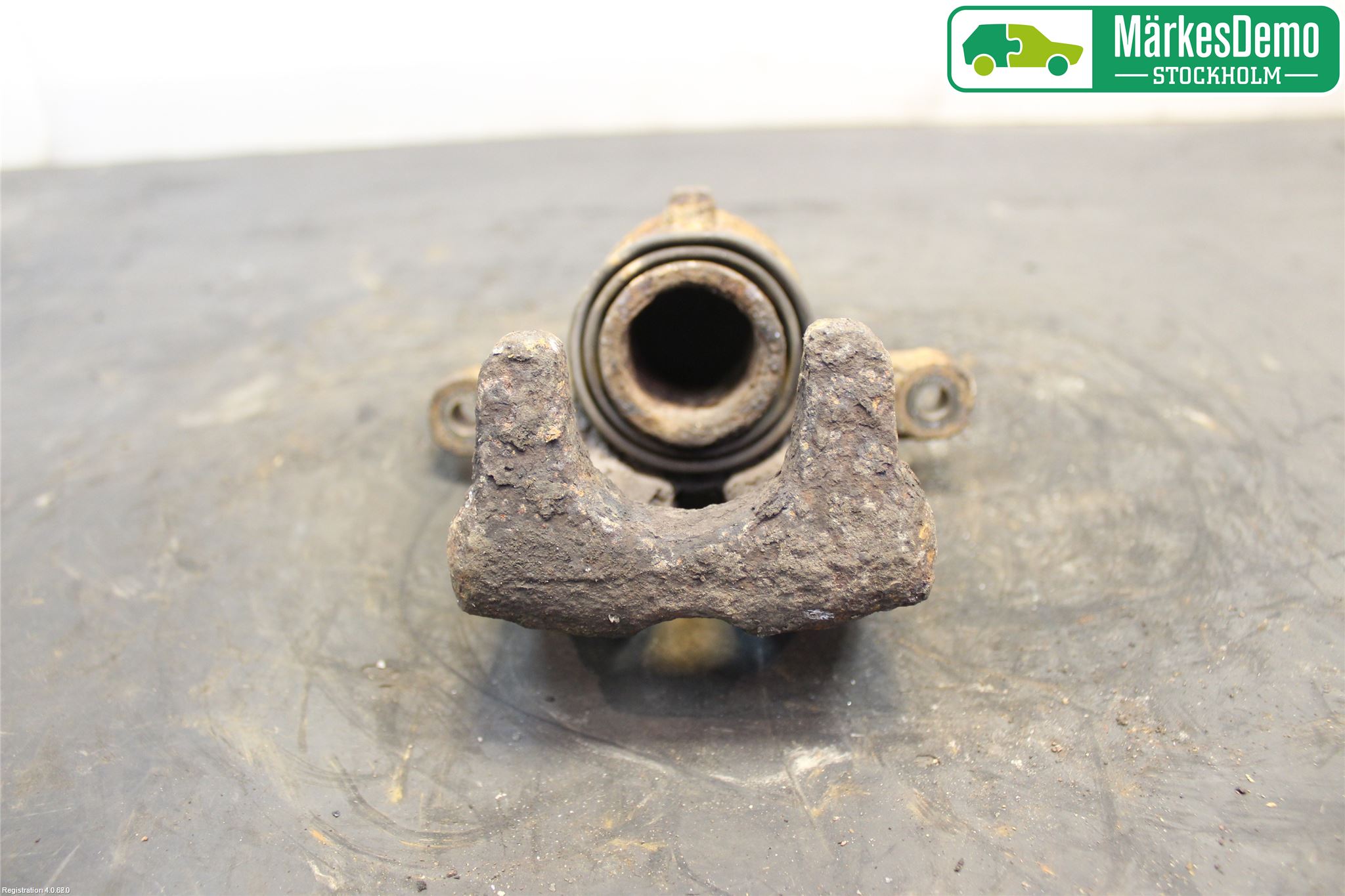 BMW 1 E87/81 5D/3D 03-11 Bromsok Bak Vänster