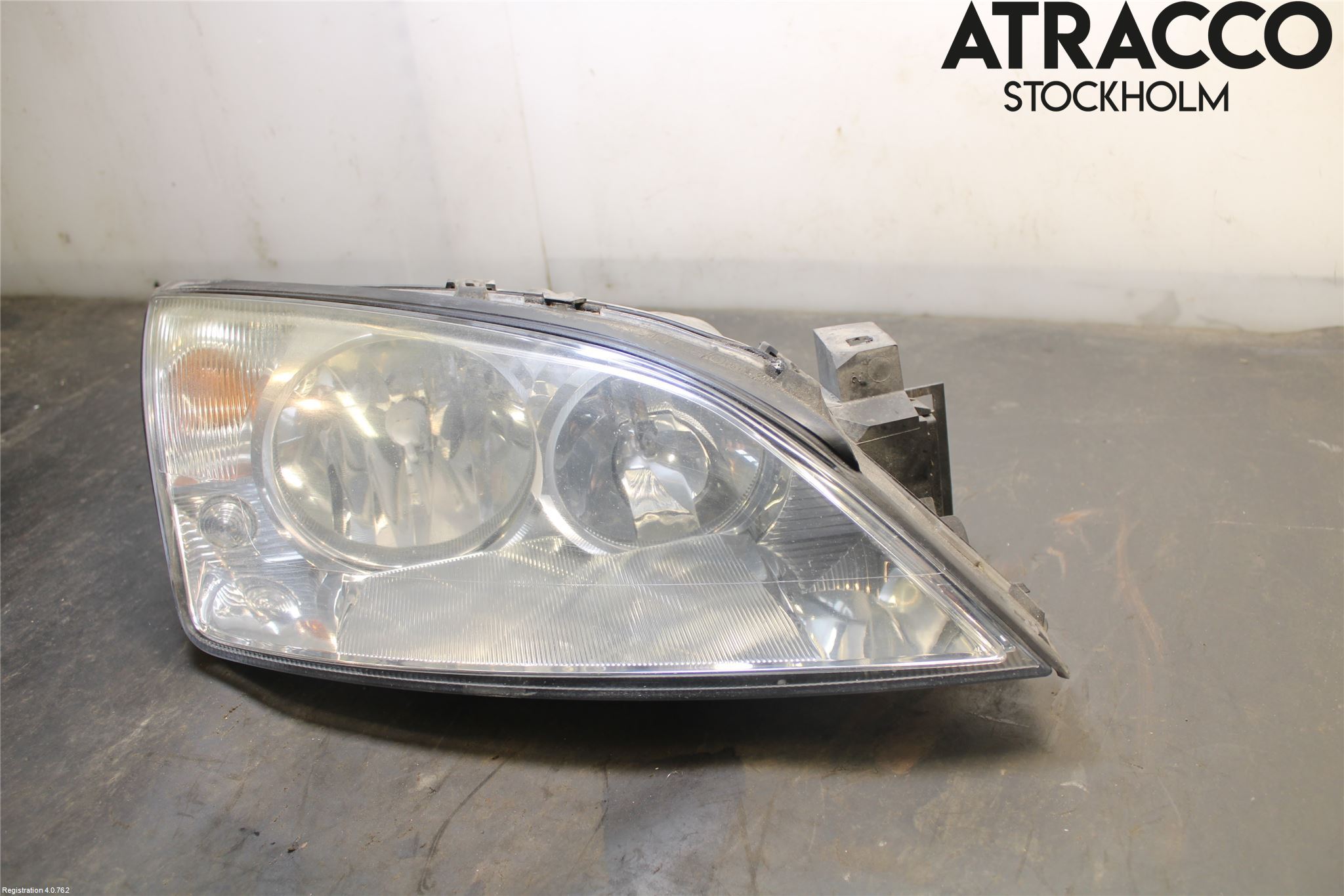 Ford MONDEO     01-06 Strålkastare Höger