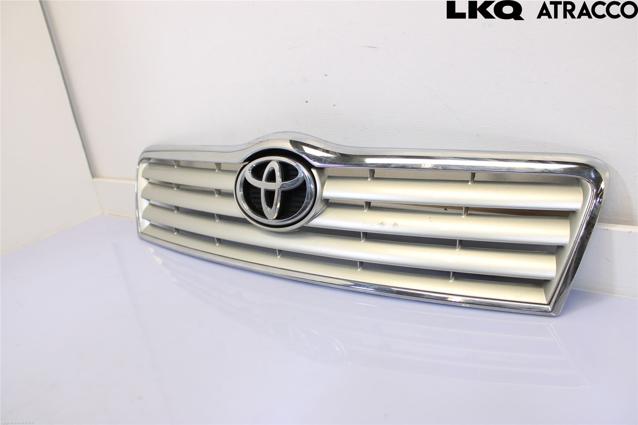 Toyota AVENSIS 03-06 Grill Komp