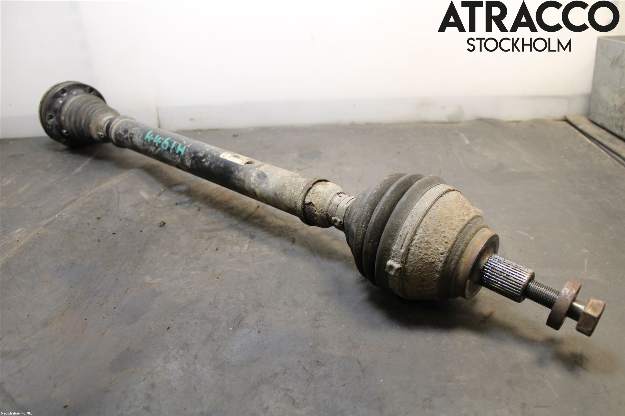 Volkswagen VW PASSAT 05-11 Drivaxel Fram Höger