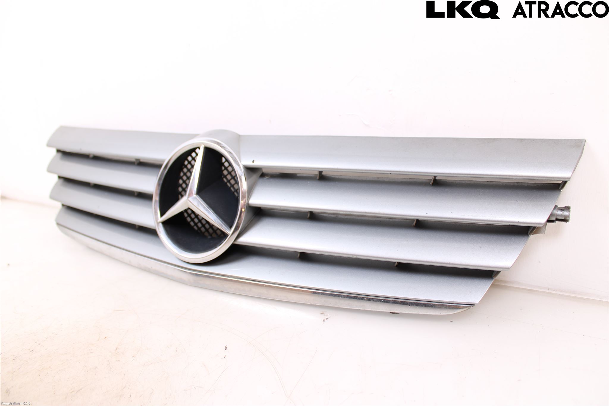 Mercedes-Benz MB C (203) 00-07 Grill Komp