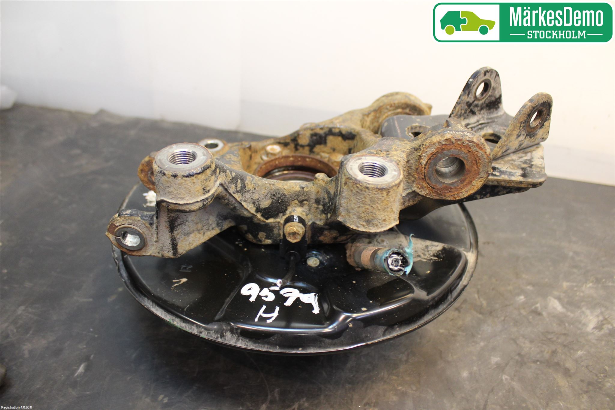 Toyota RAV4 13-18 Hjullagerhus-Spindel Hö B
