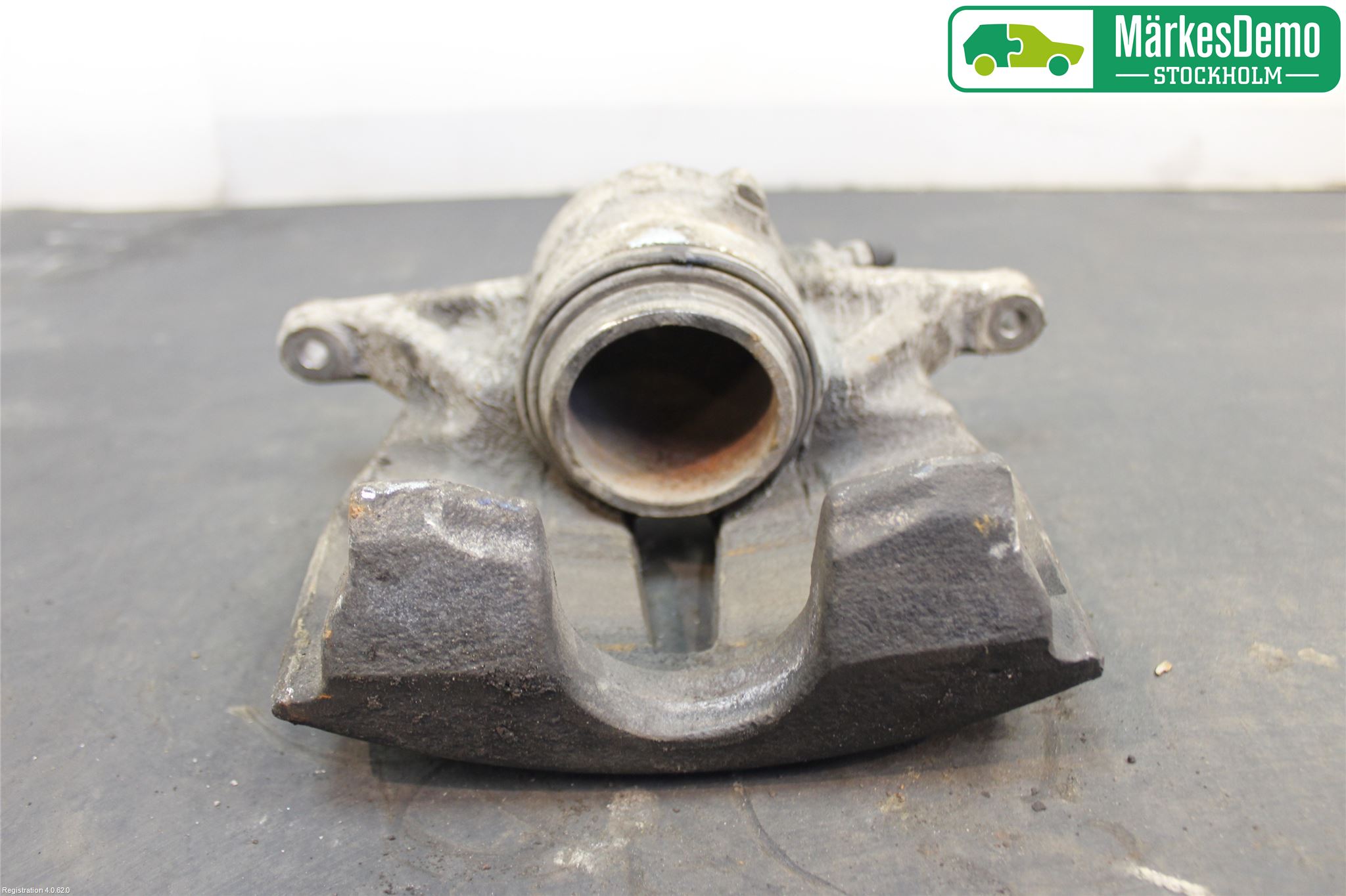 Volkswagen VW PASSAT 15-19 Bromsok Fram Höger