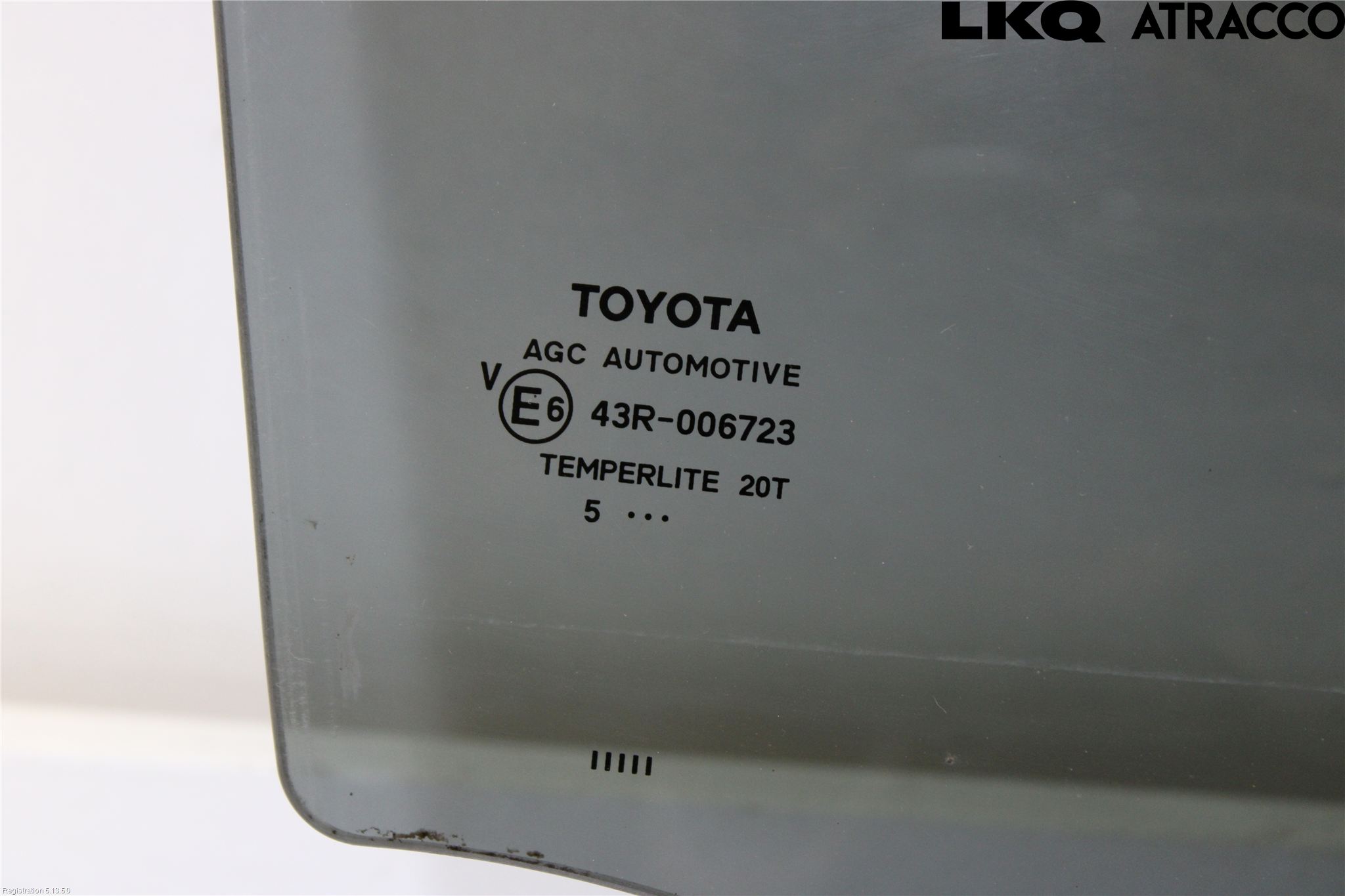 Toyota AVENSIS 16-18 Dörruta Bak Höger