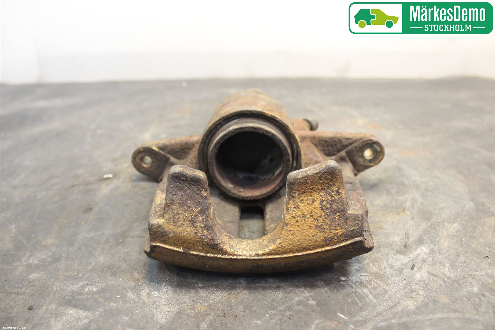 Ford MONDEO     01-06 Bromsok Fram Höger