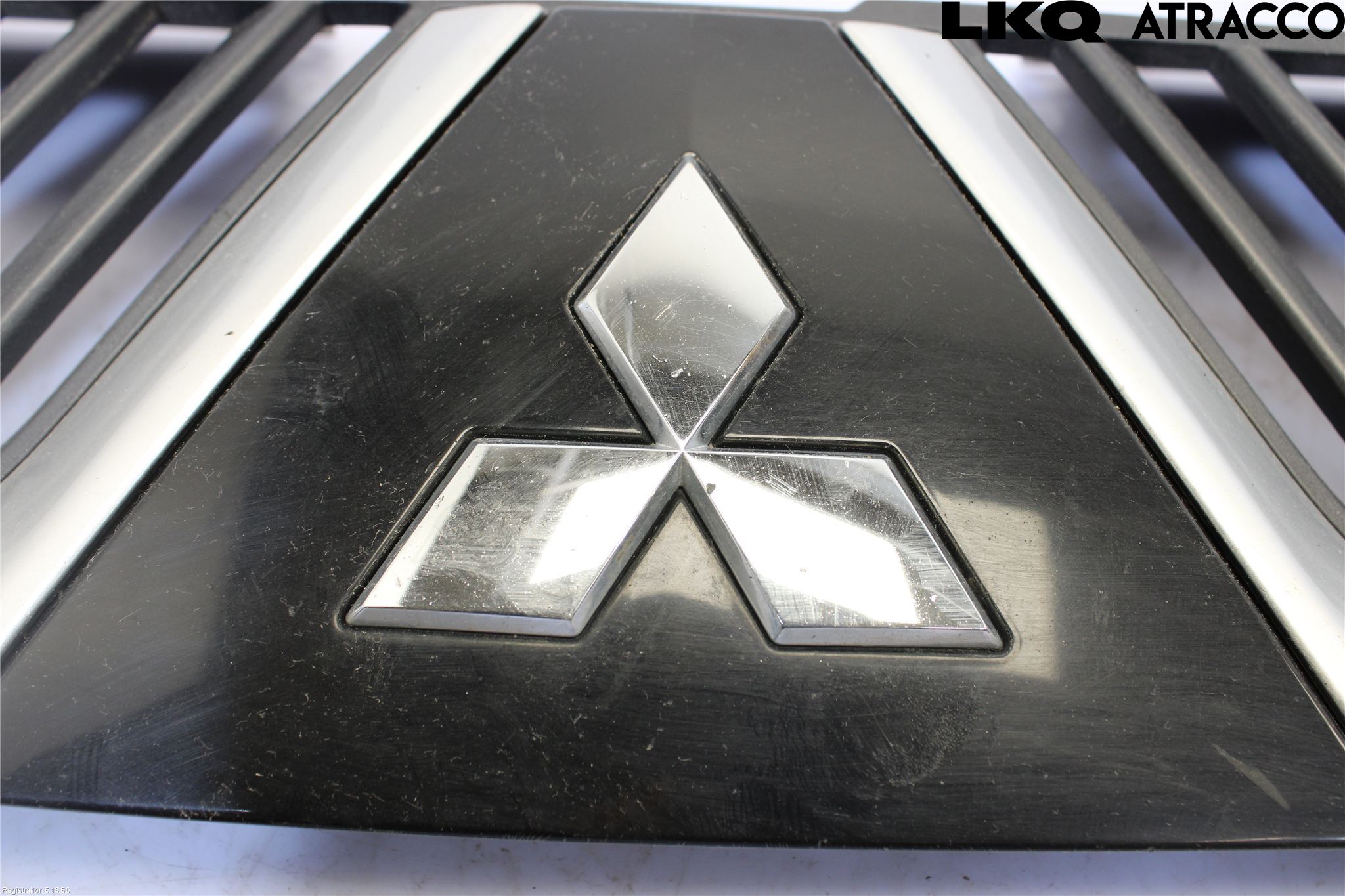 Mitsubishi OUTLANDER 07-12 Grill-Galler