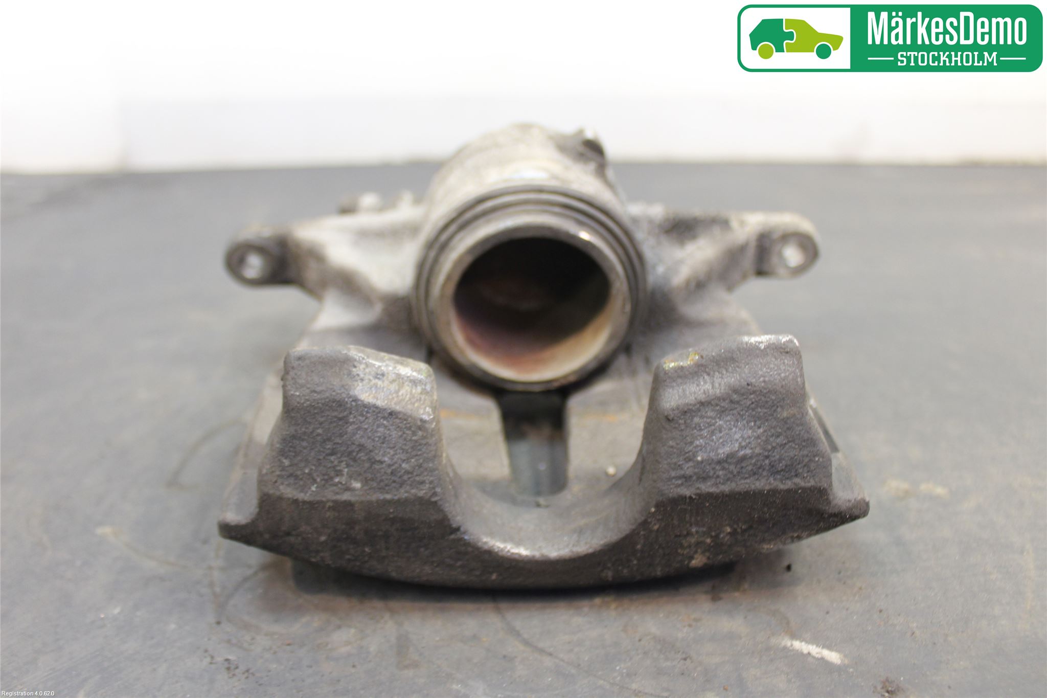 Volkswagen VW PASSAT 15-19 Bromsok Fram Vänster