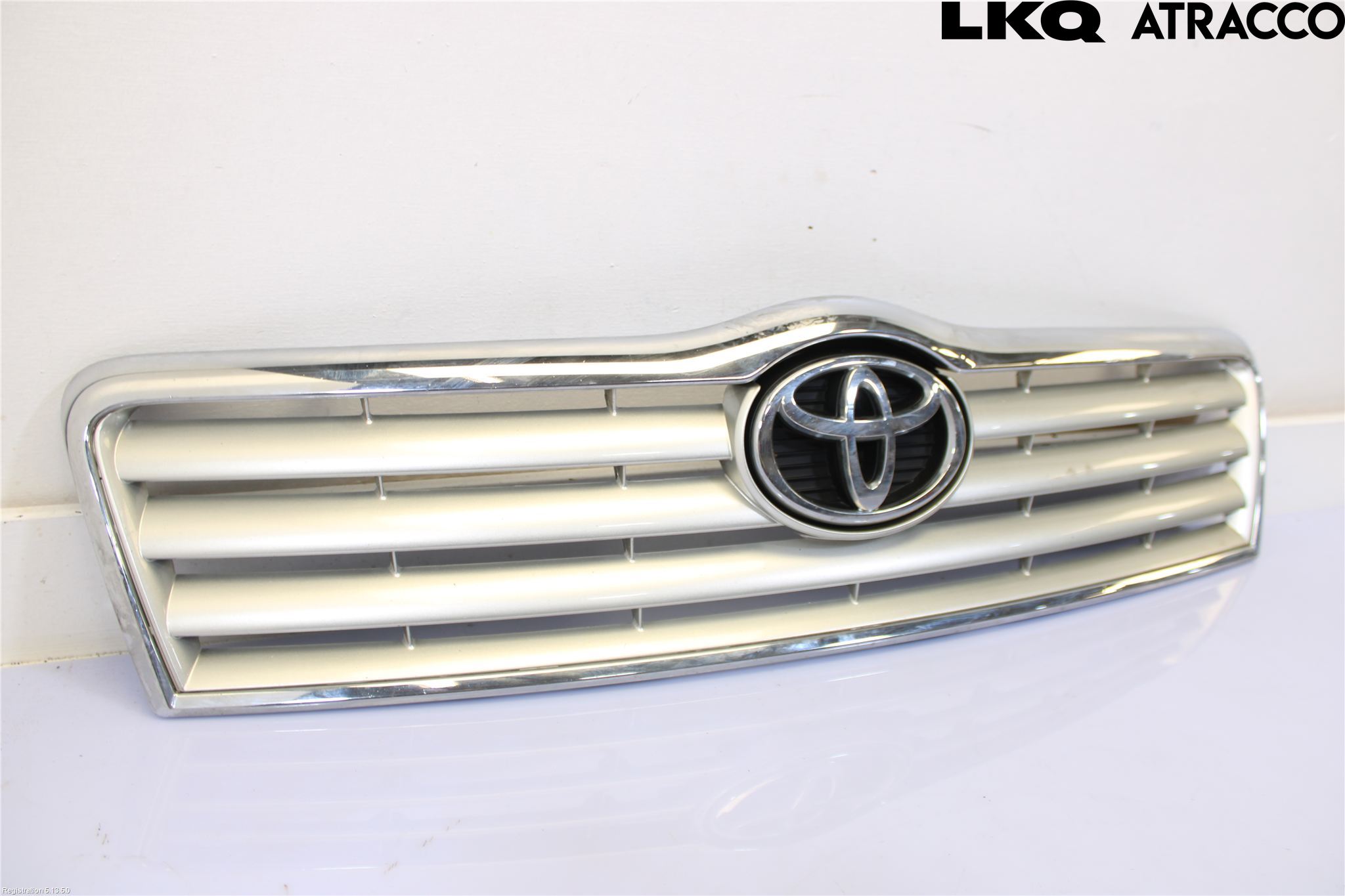 Toyota AVENSIS 03-06 Grill Komp
