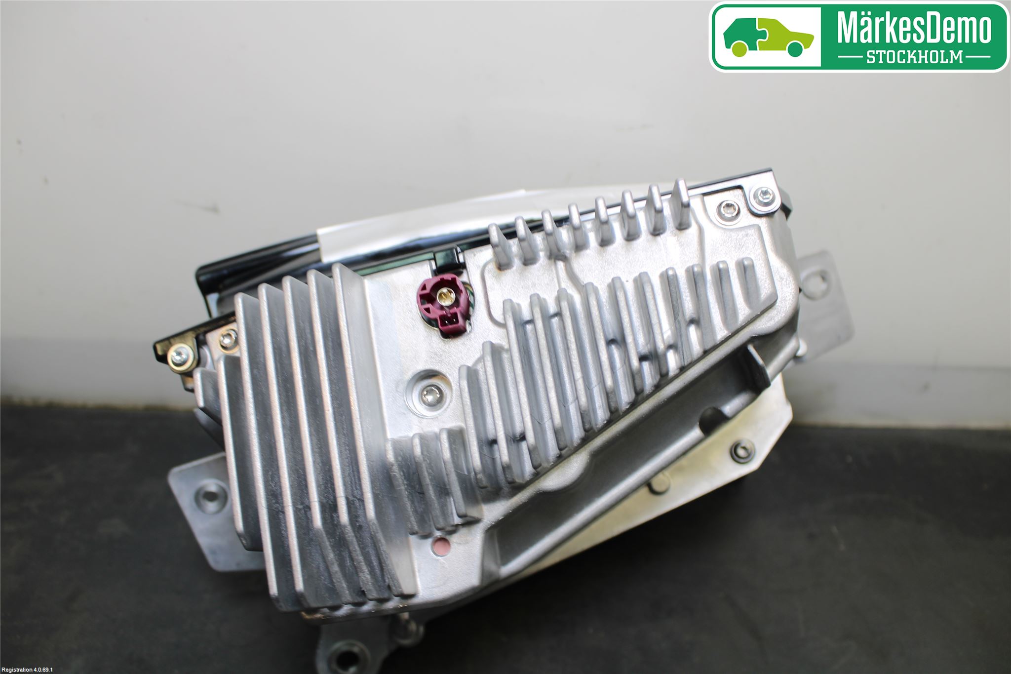 BMW 3 F30/F31/F80 12-19 Bildskärm