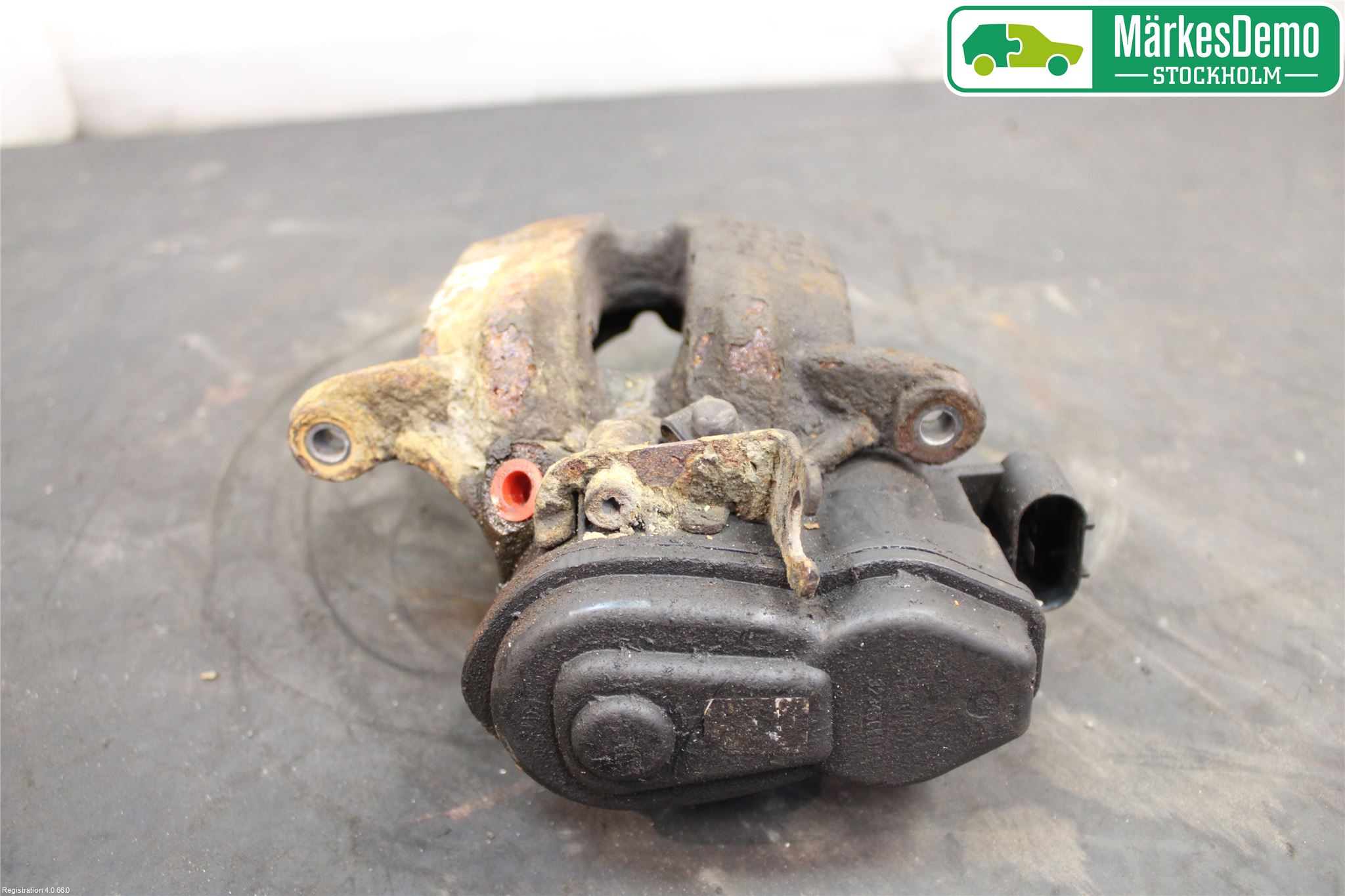 BMW 5 F10/F11/F18 09-17 Bromsok Bak Vänster