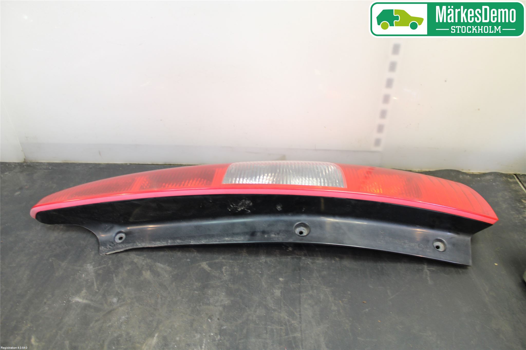 Mitsubishi COLT   04-08 Bakljus Höger