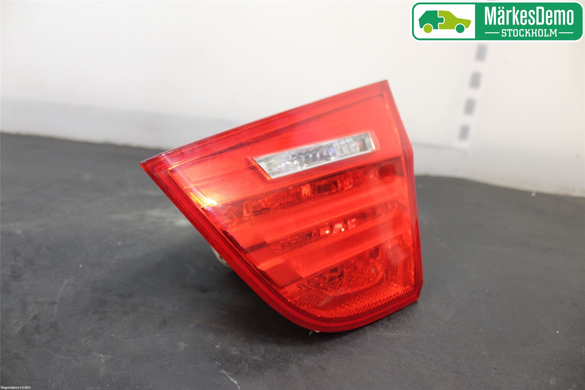 BMW 3 E90/91 SED/TOU 05-12 Bakljus Lucka Hö