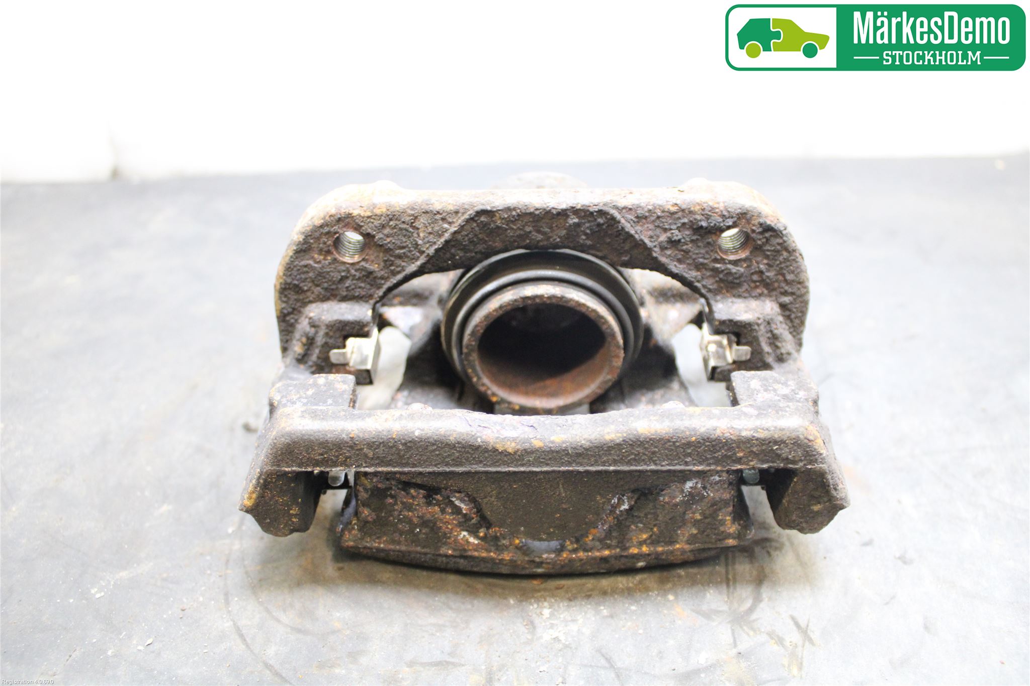 BMW 1 E87/81 5D/3D 03-11 Bromsok Fram Höger